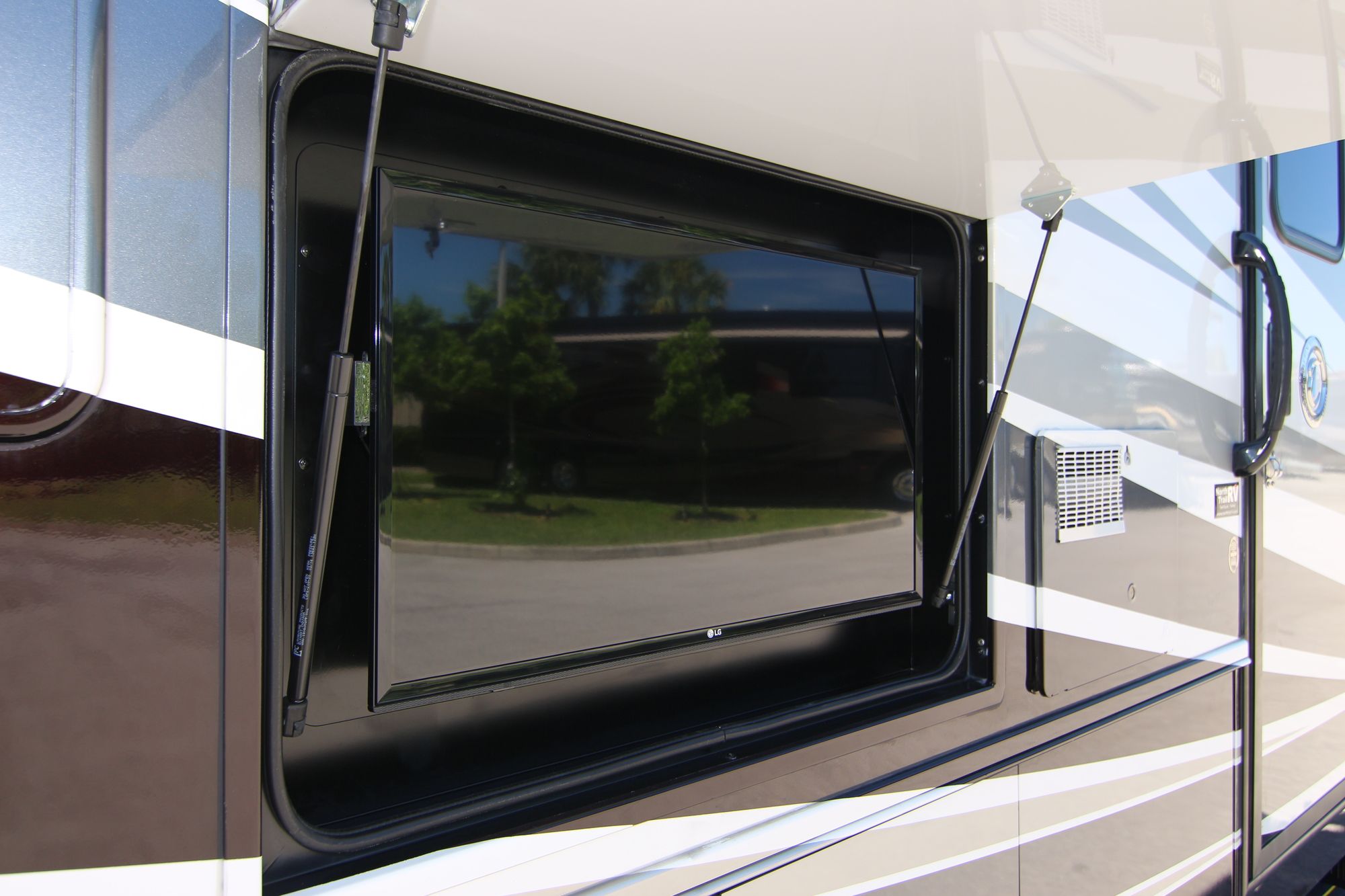 Used 2017 Tiffin Motor Homes Allegro 32SA Class A  For Sale