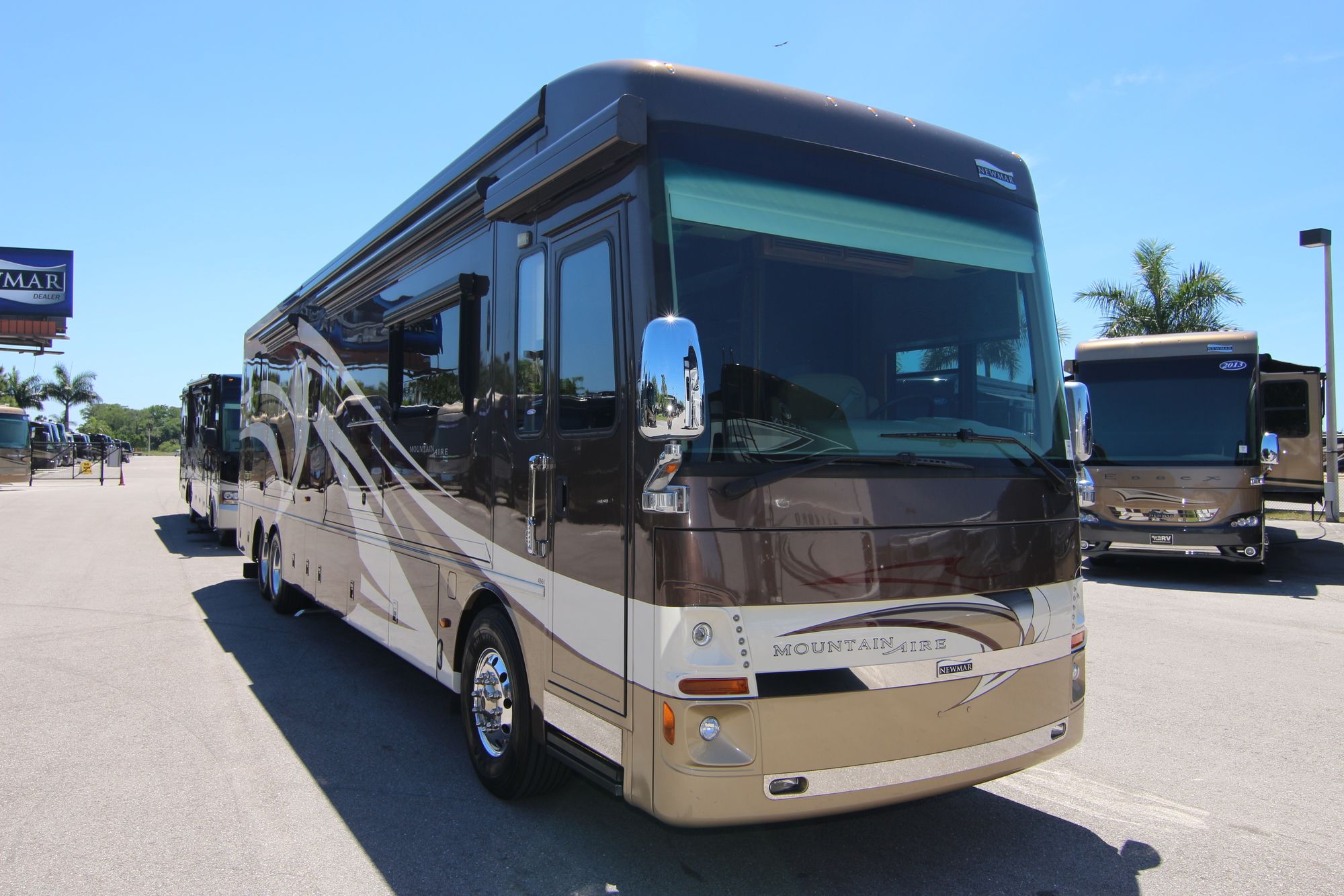 Used 2014 Newmar Mountain Aire 4361 Class A  For Sale