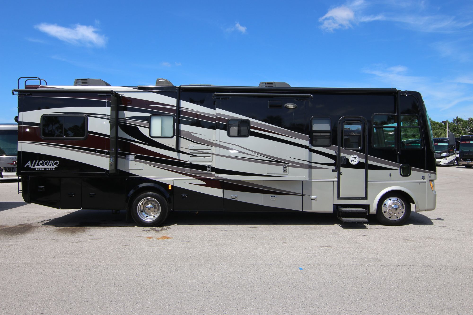 Used 2011 Tiffin Motor Homes Allegro 34TGA Class A  For Sale