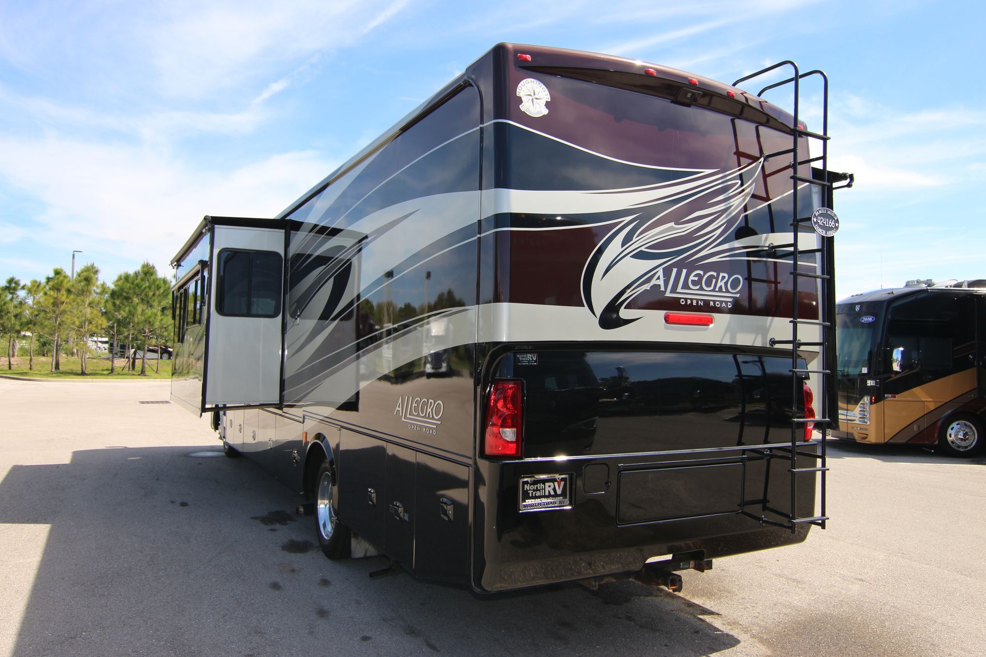 Used 2011 Tiffin Motor Homes Allegro 34TGA Class A  For Sale