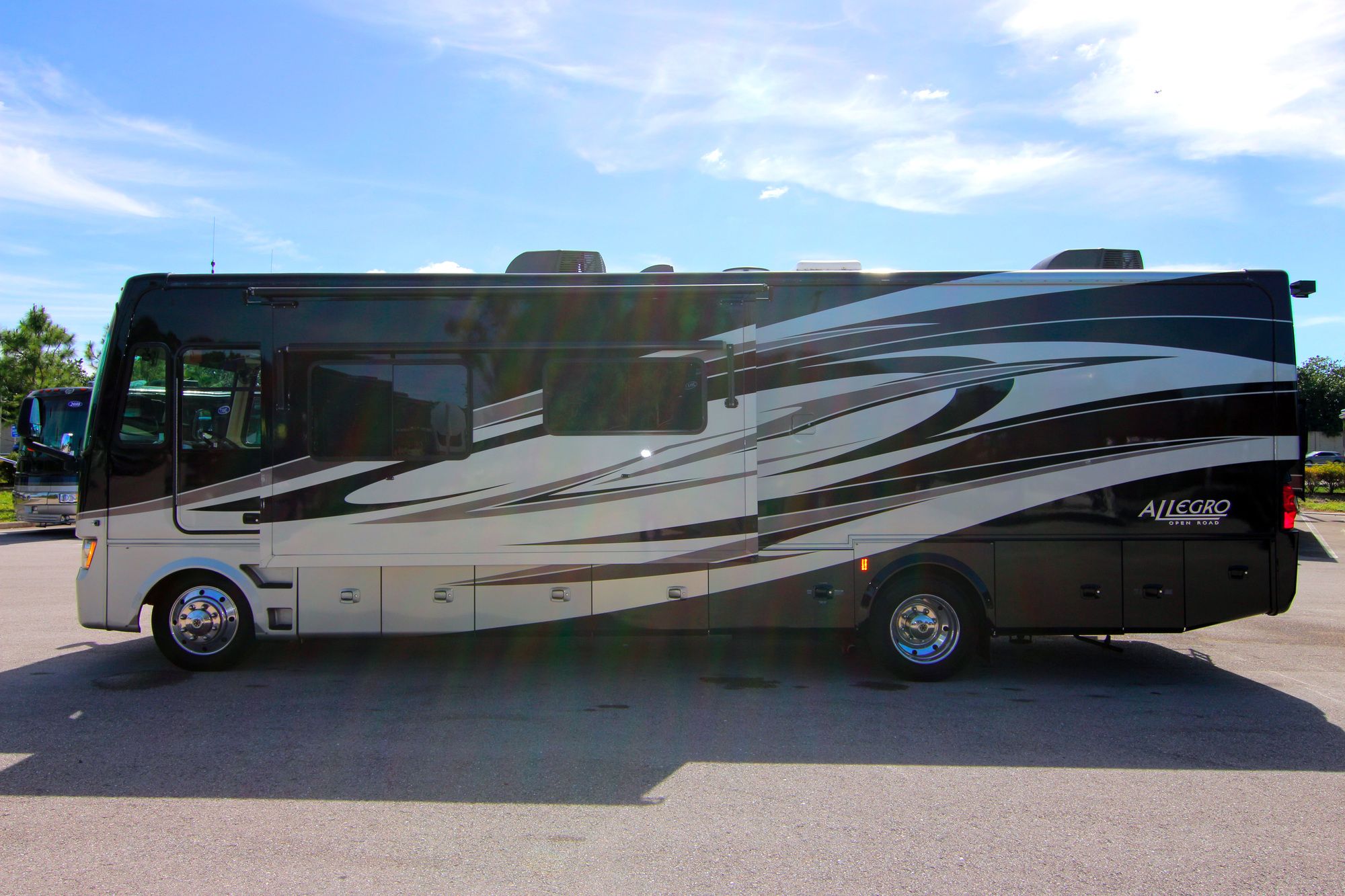 Used 2011 Tiffin Motor Homes Allegro 34TGA Class A  For Sale