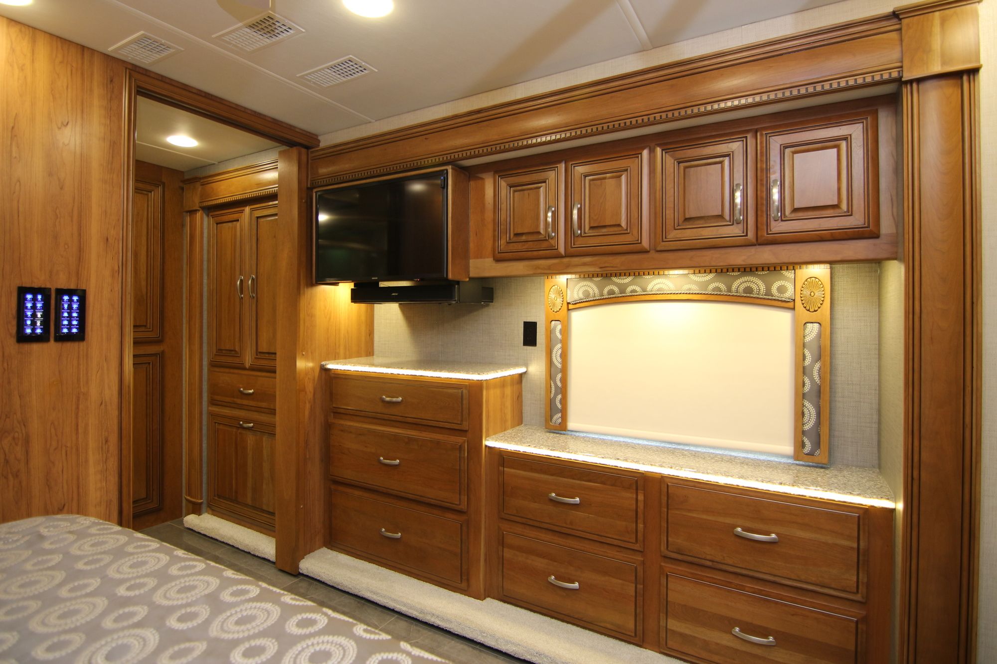 Used 2016 Entegra Anthem 44DLQ Class A  For Sale