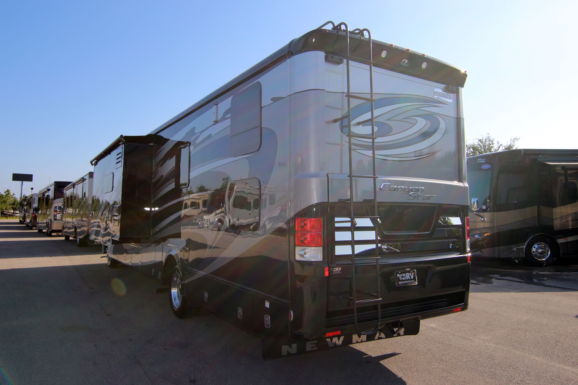 New 2019 Newmar Canyon Star TOYHAULER Class A  For Sale