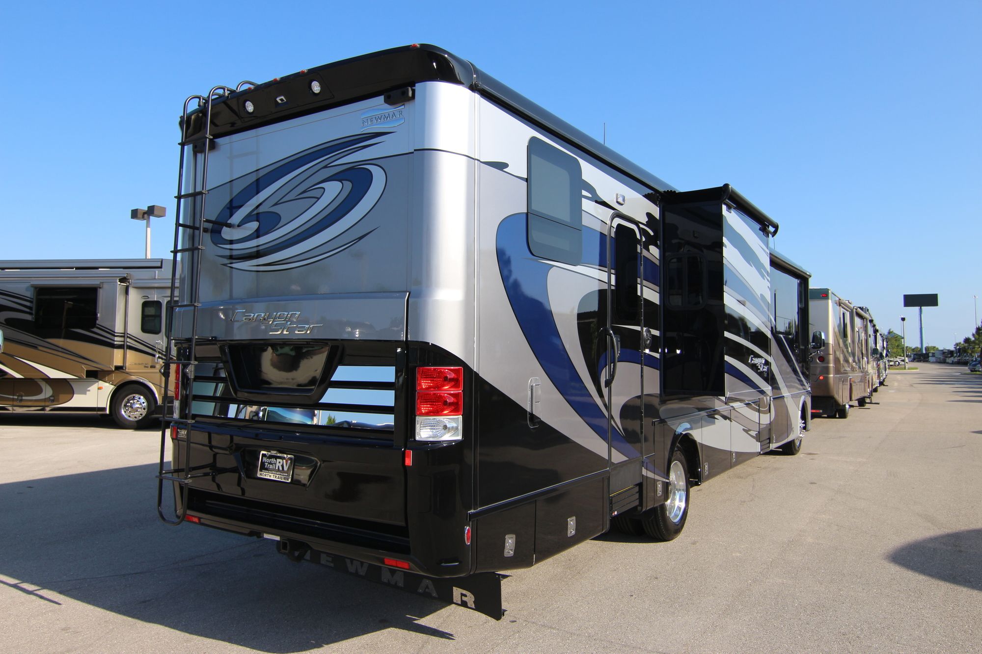 New 2019 Newmar Canyon Star TOYHAULER Class A  For Sale