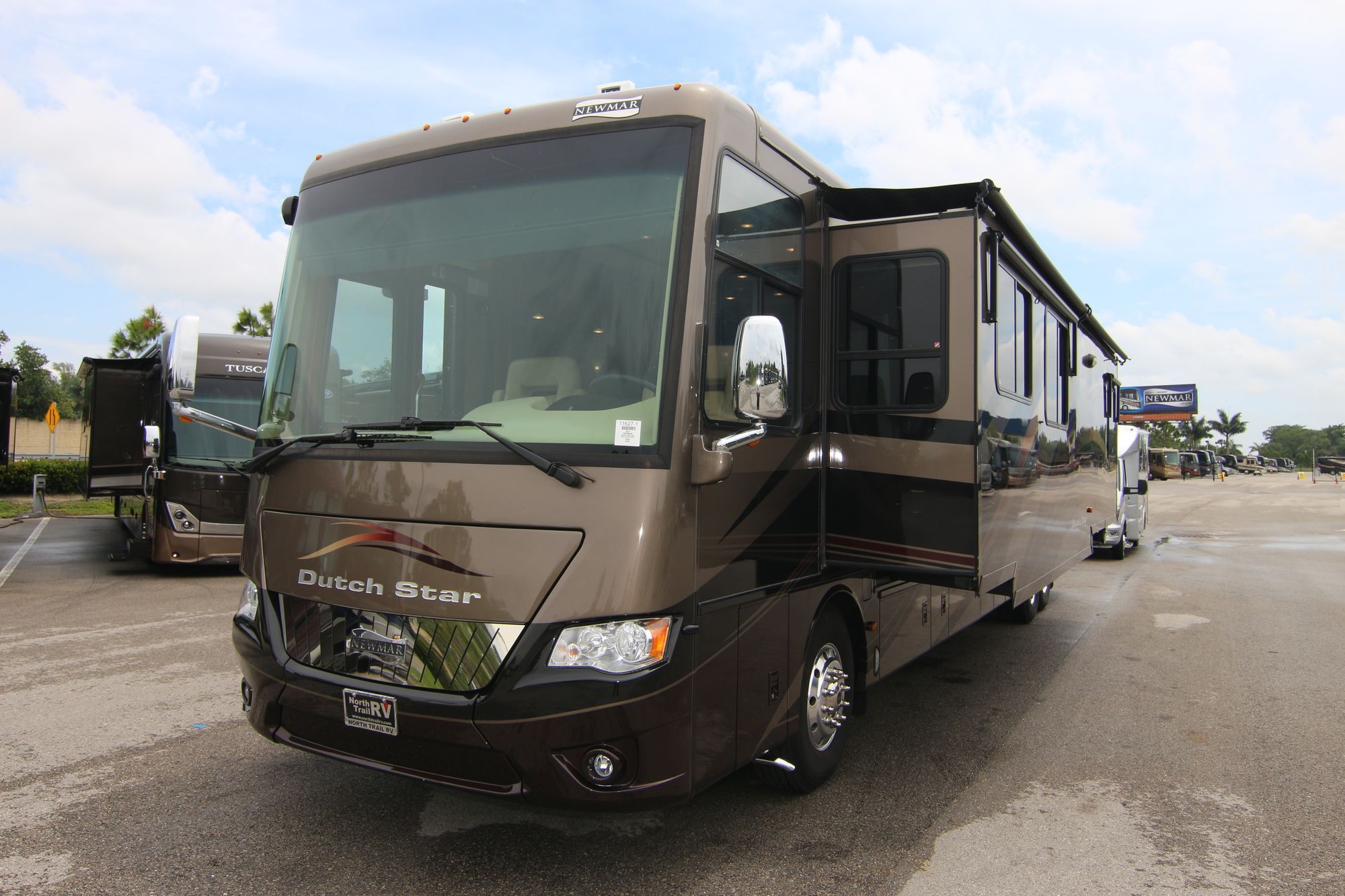 Used 2013 Newmar Dutch Star 4344 Class A  For Sale