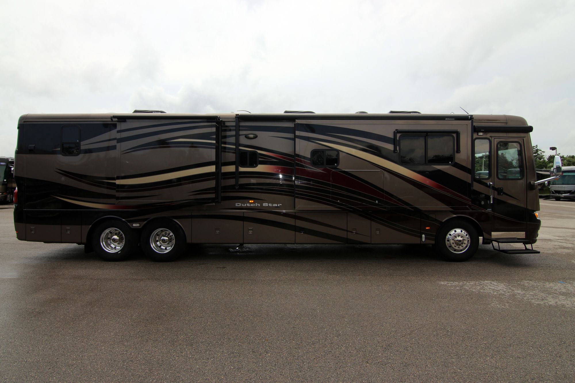 Used 2013 Newmar Dutch Star 4344 Class A  For Sale