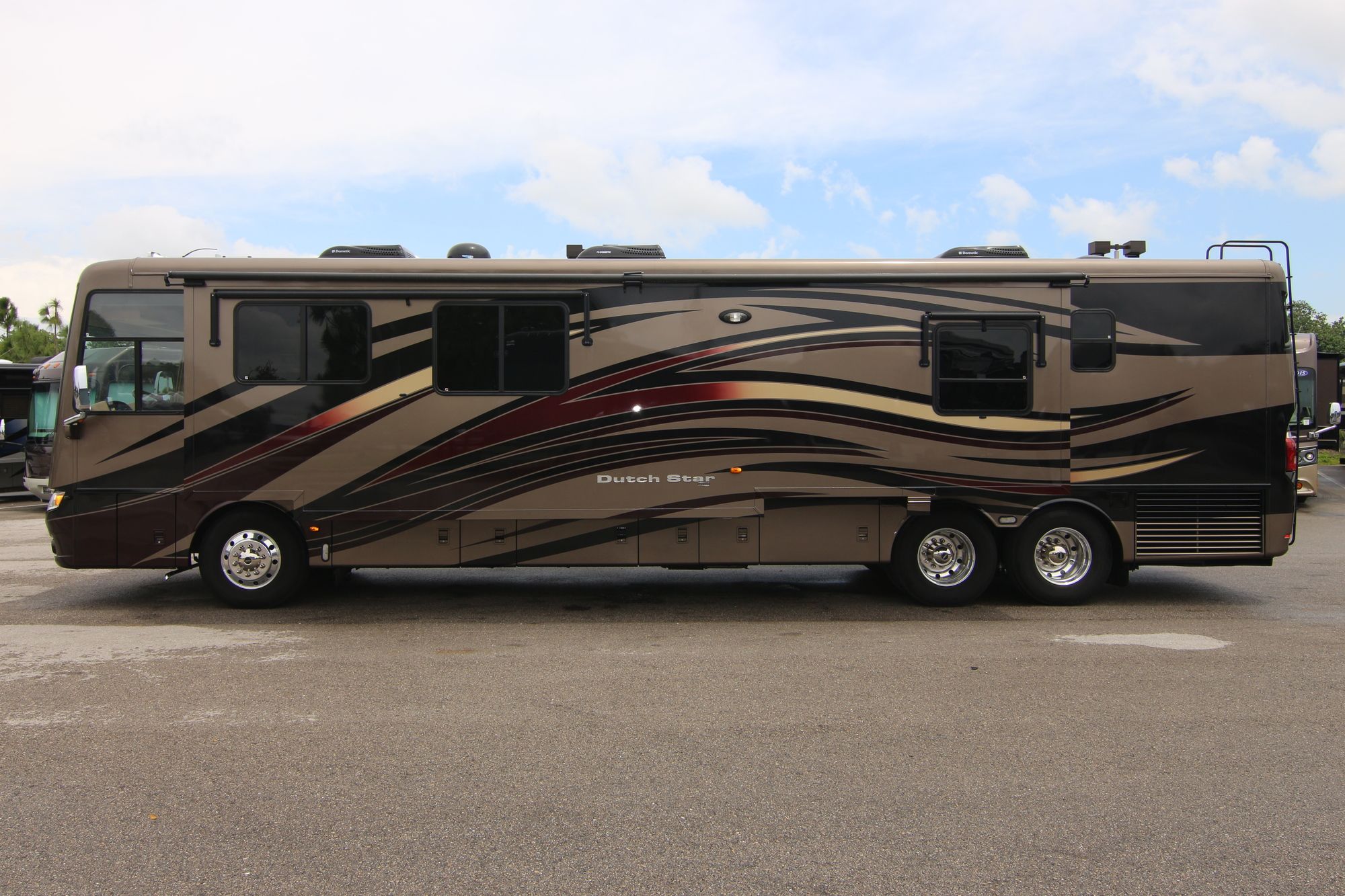 Used 2013 Newmar Dutch Star 4344 Class A  For Sale