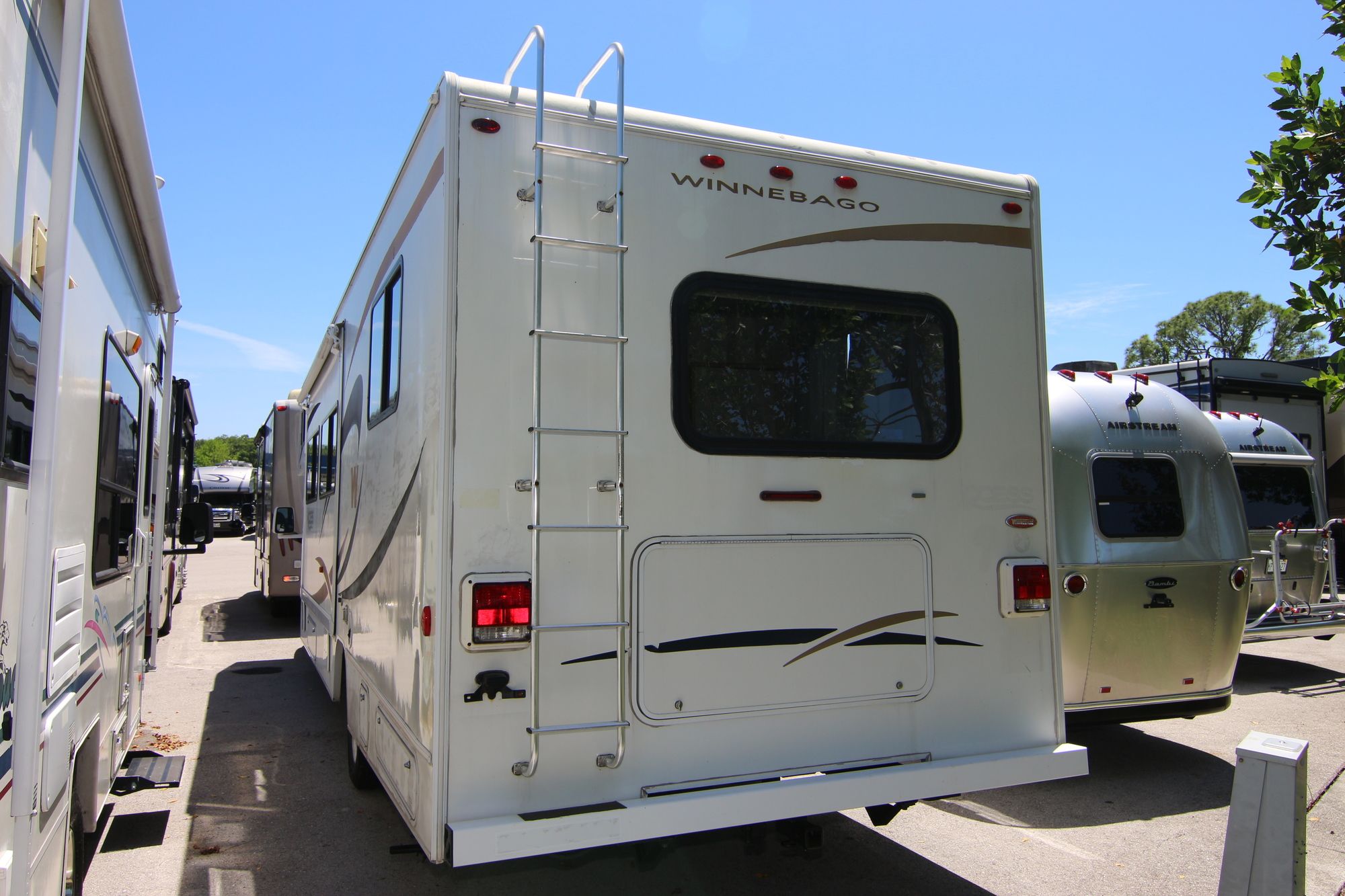 Used 2007 Winnebago Access 31C Class C  For Sale