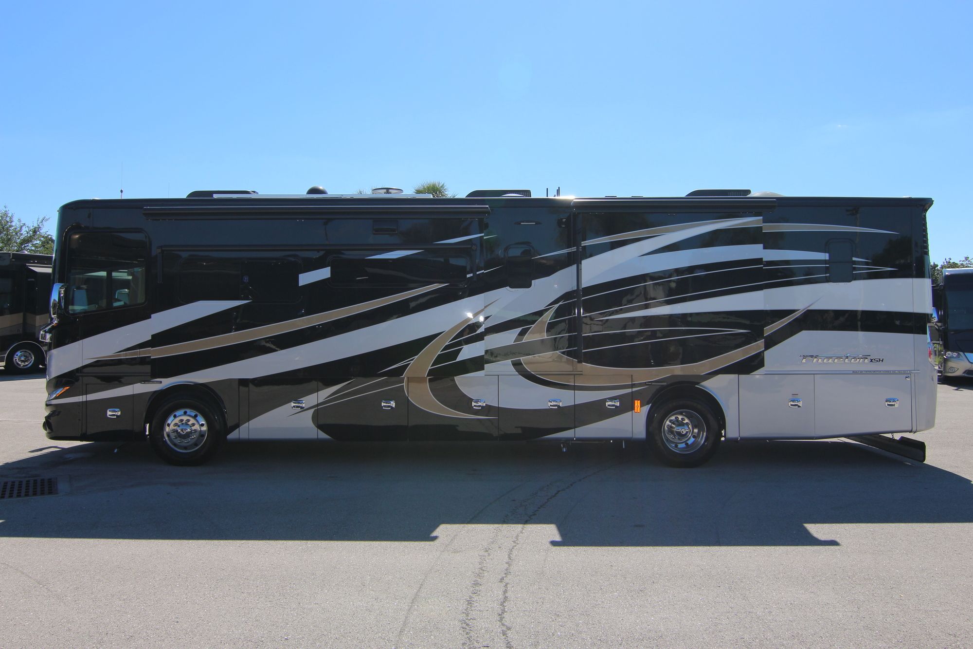 New 2019 Tiffin Motor Homes Phaeton 40IH Class A  For Sale