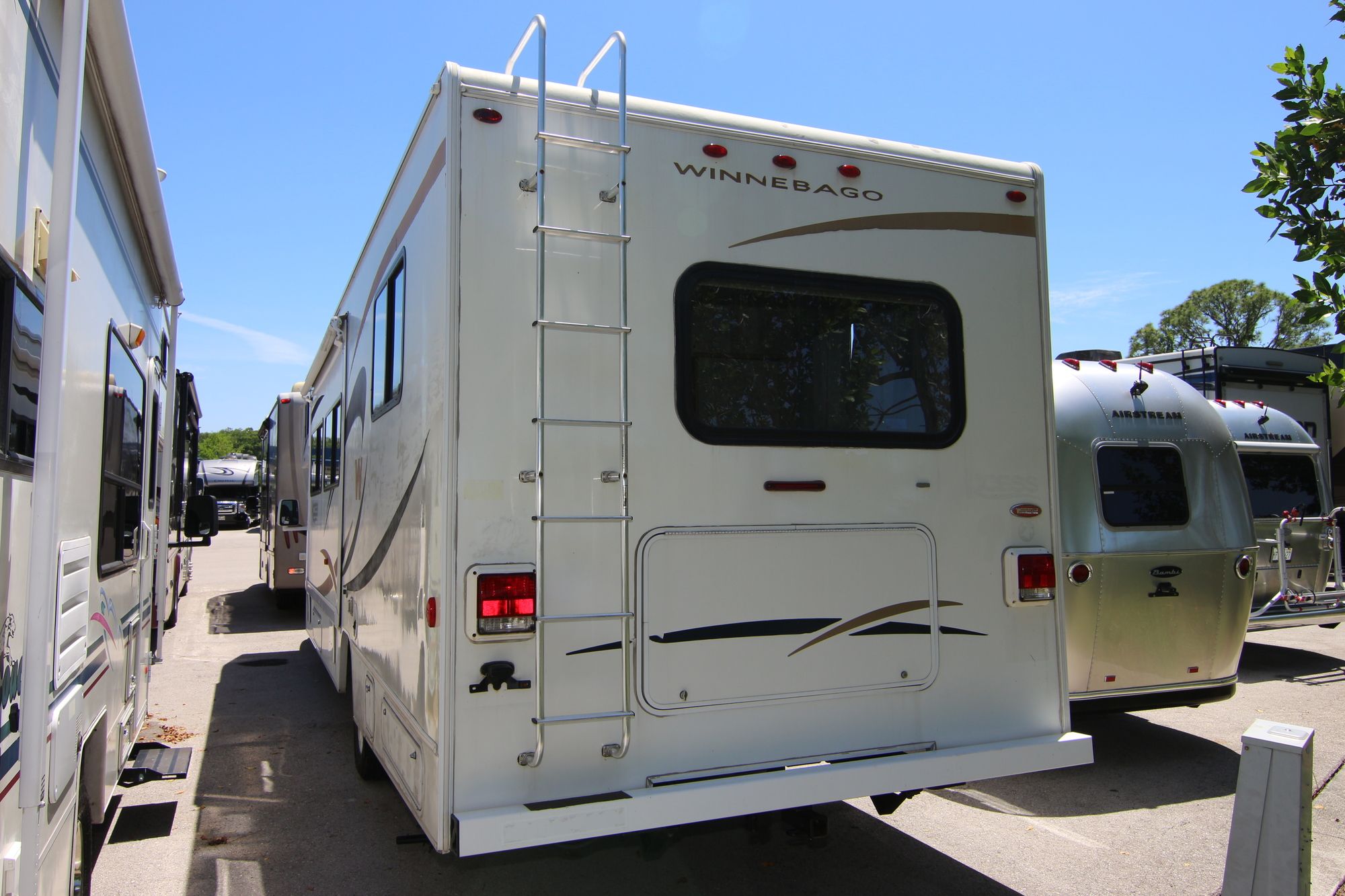 Used 2007 Winnebago Access 31C Class C  For Sale