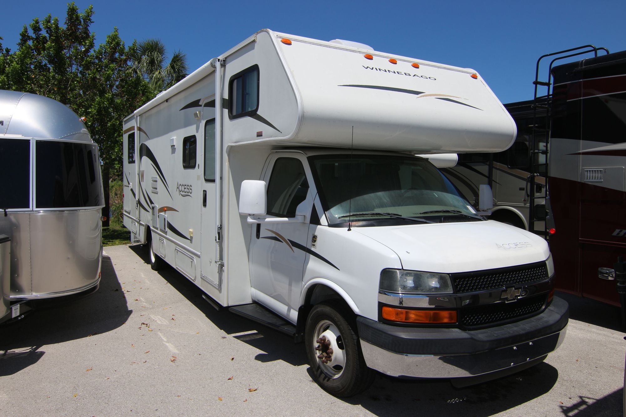 Used 2007 Winnebago Access 31C Class C  For Sale