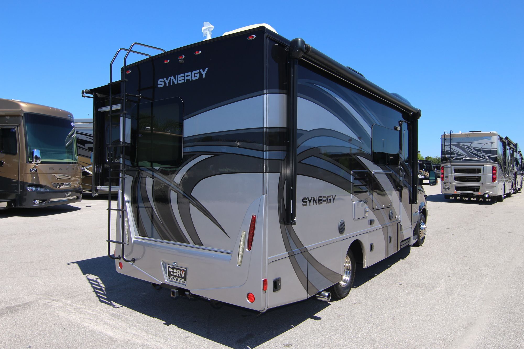 Used 2017 Thor Synergy 24SD Class C  For Sale