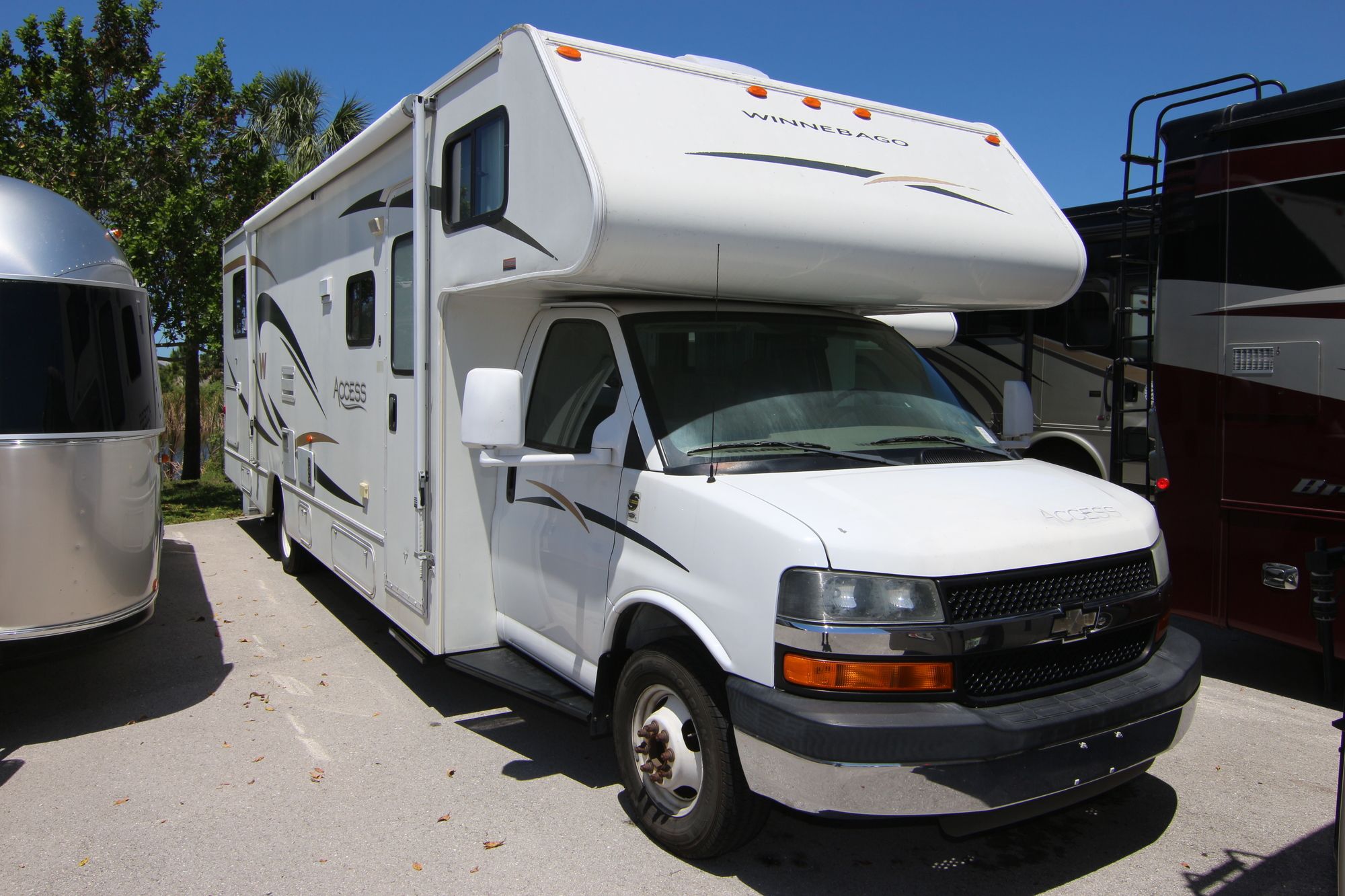 Used 2007 Winnebago Access 31C Class C  For Sale