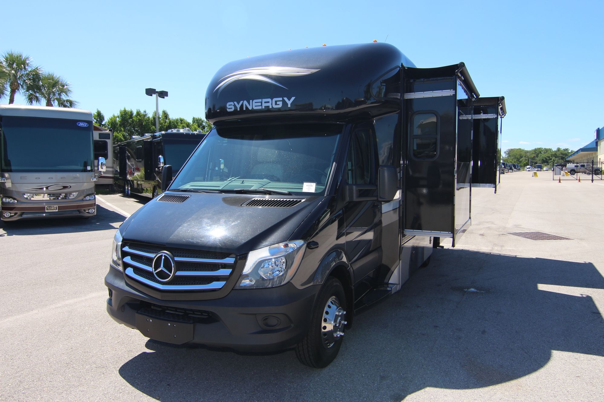 Used 2017 Thor Synergy 24SD Class C  For Sale