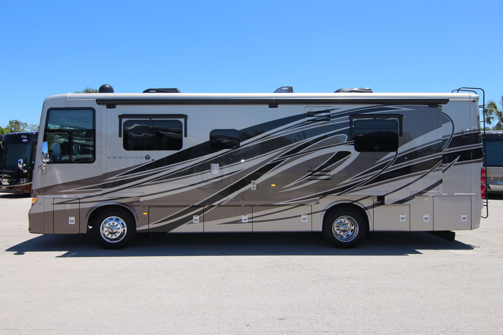 Used 2018 Newmar Ventana 3436 Class A  For Sale