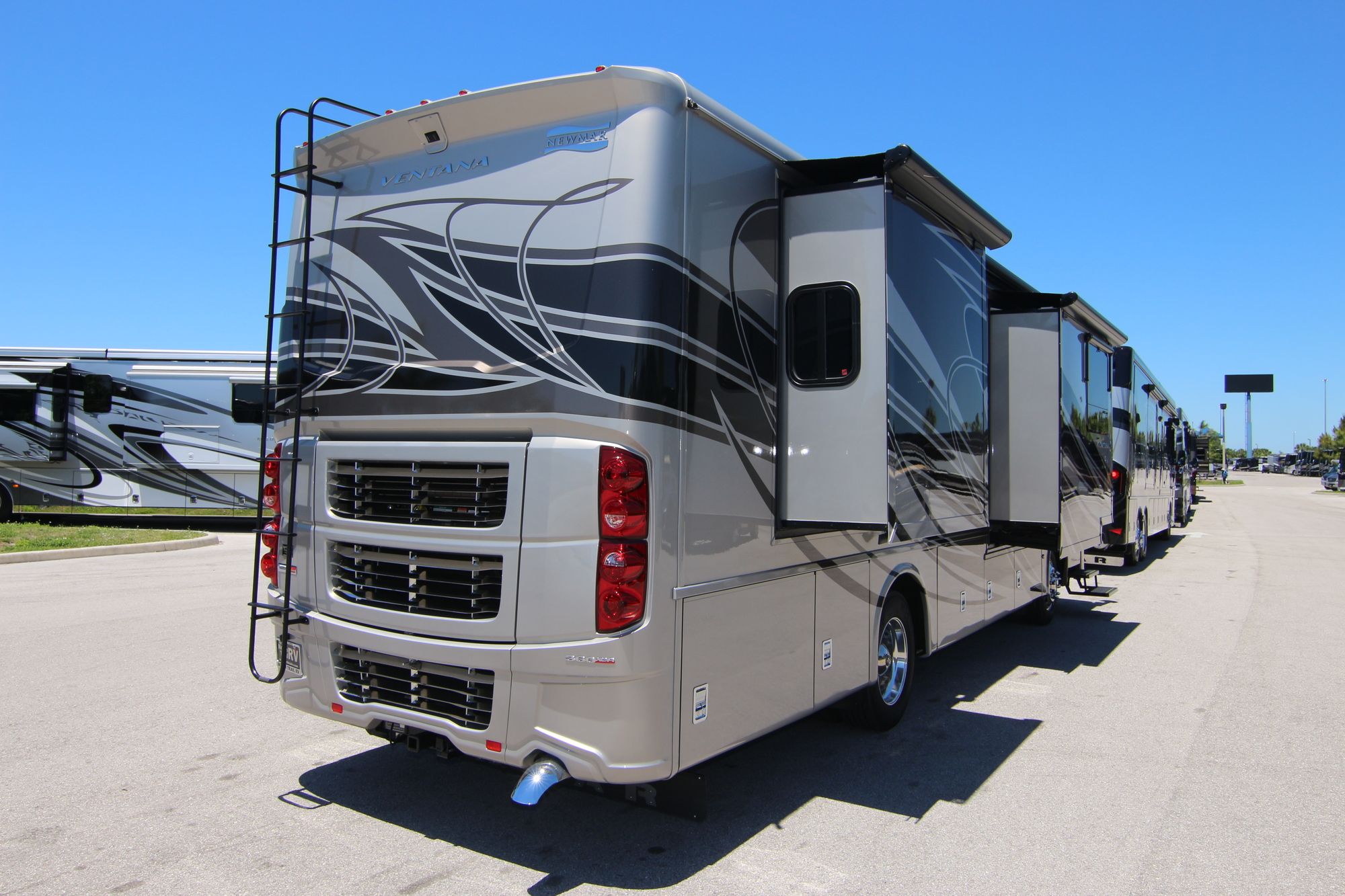 Used 2018 Newmar Ventana 3436 Class A  For Sale