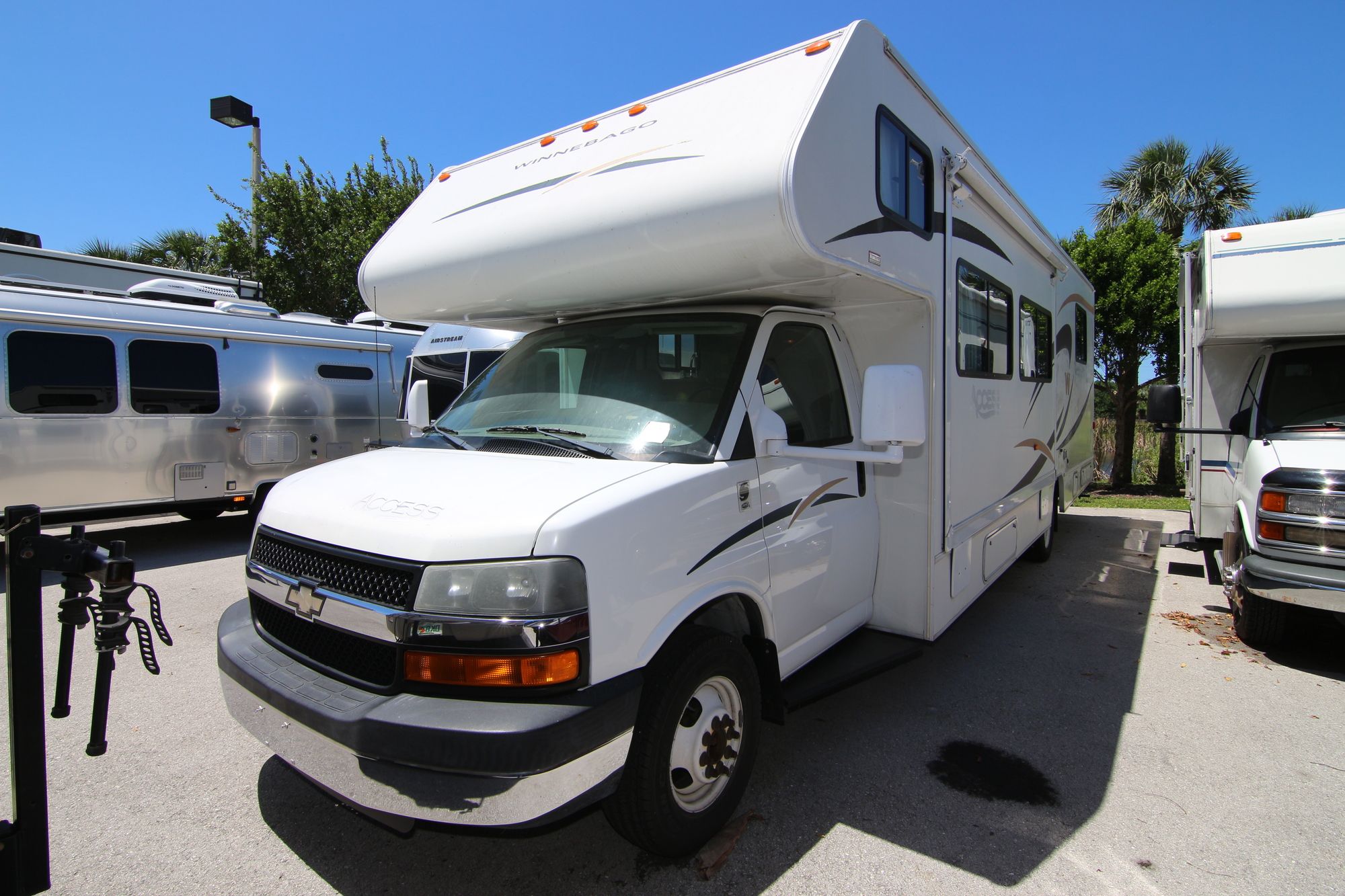 Used 2007 Winnebago Access 31C Class C  For Sale