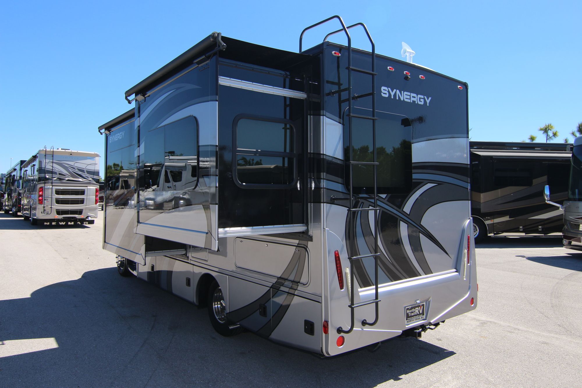 Used 2017 Thor Synergy 24SD Class C  For Sale