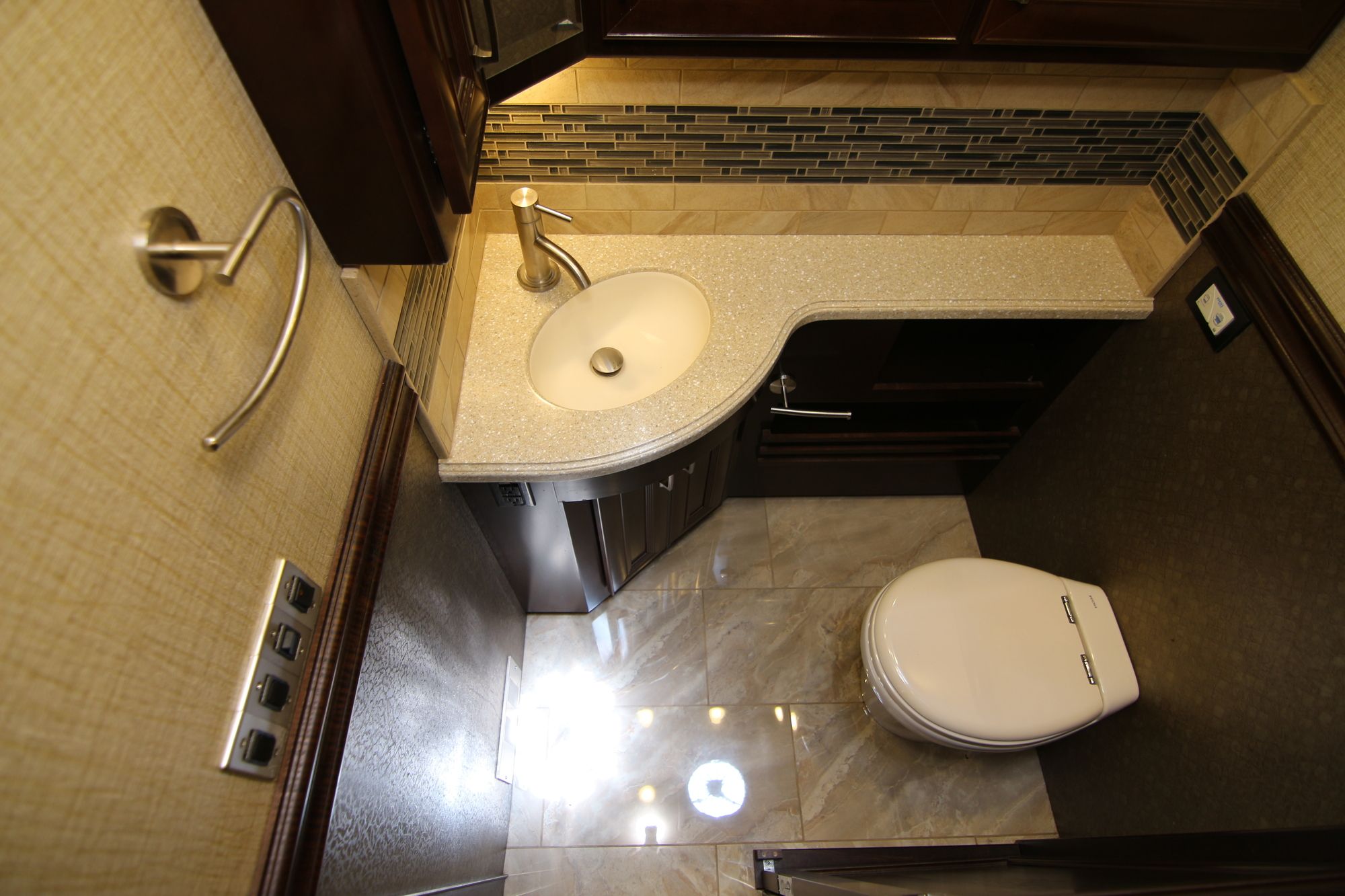 Used 2014 Fleetwood Revolution 42W Class A  For Sale