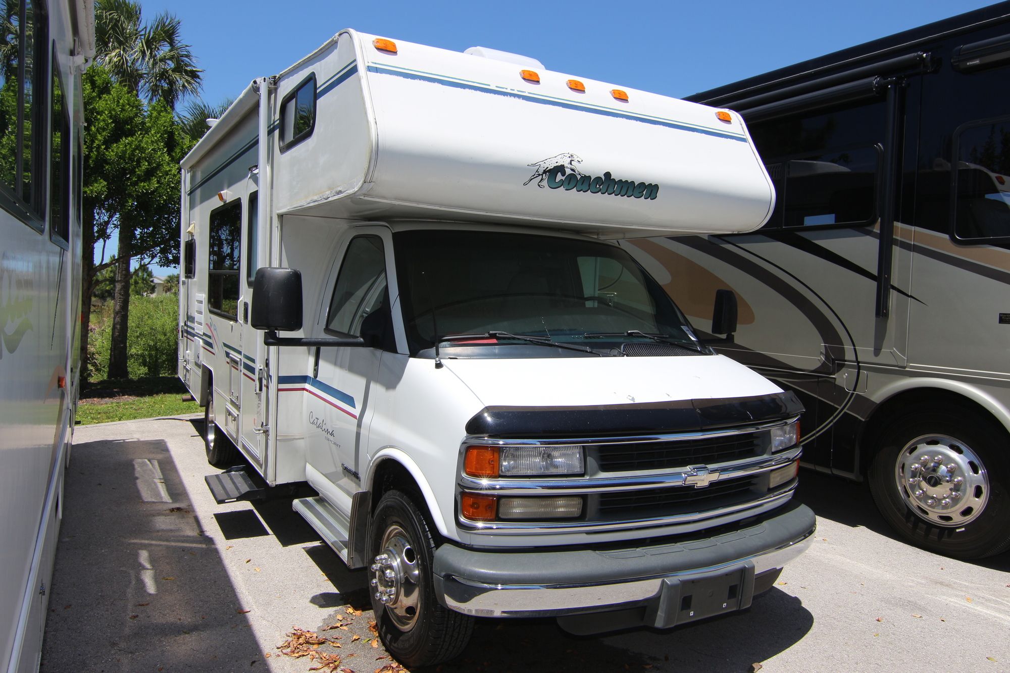 2000 Coachmen Catalina 22RK Class C Motorhome (Stock# 12177-3)