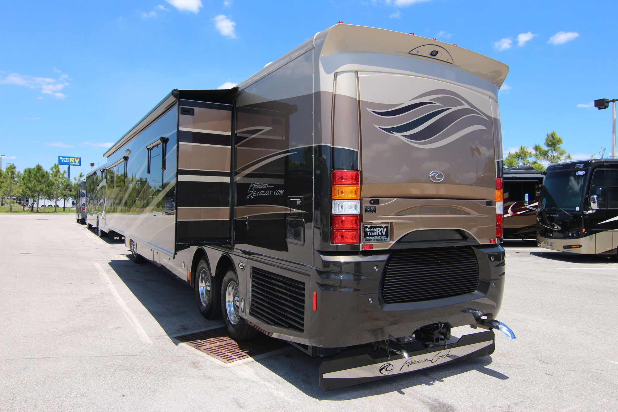 Used 2014 Fleetwood Revolution 42W Class A  For Sale