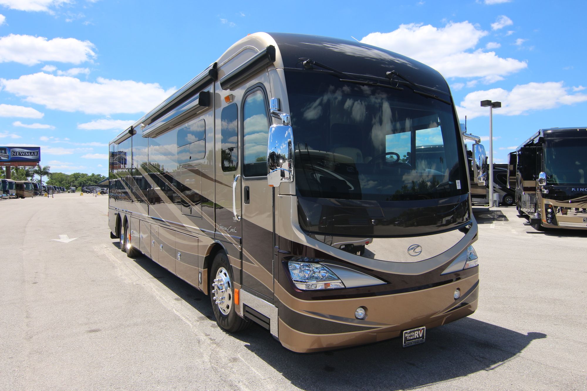 Used 2014 Fleetwood Revolution 42W Class A  For Sale