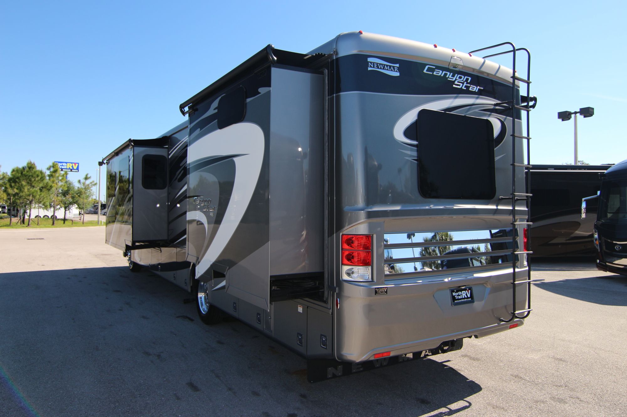 New 2019 Newmar Canyon Star 3911 Class A  For Sale