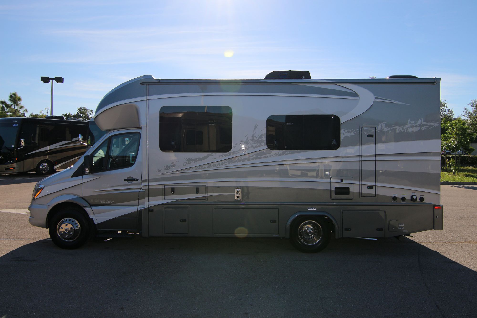 New 2020 Dynamax Isata 3 24RB Class C  For Sale