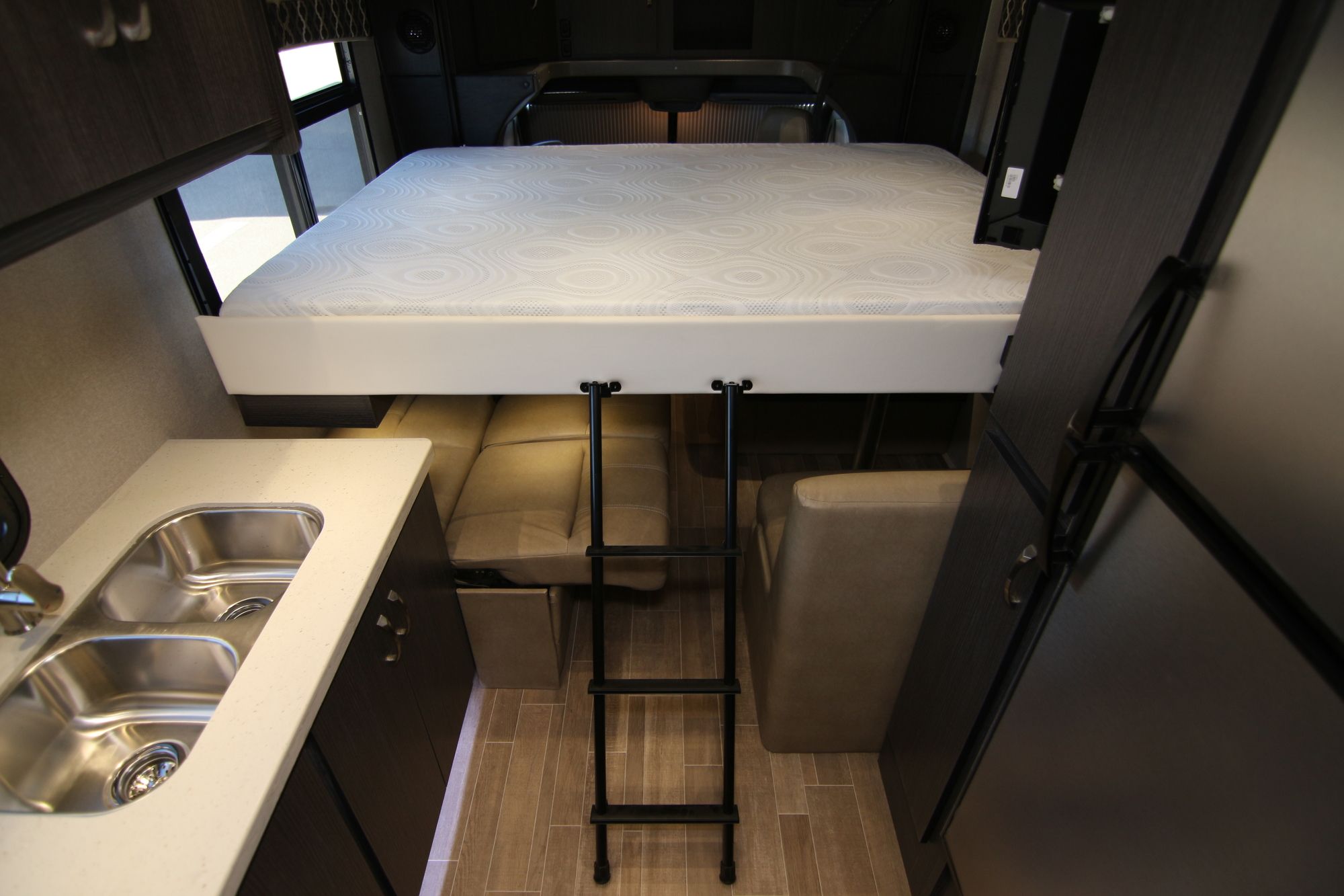 New 2020 Dynamax Isata 3 24RB Class C  For Sale