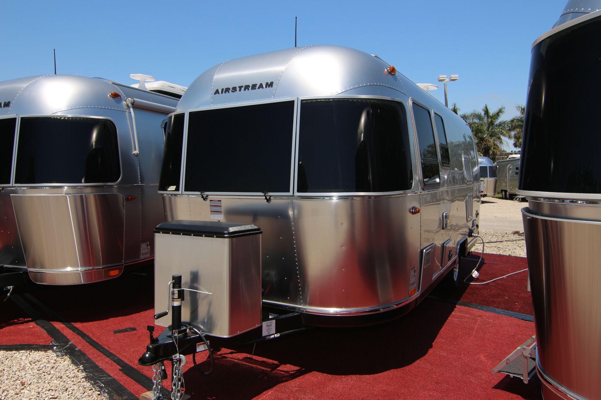 New 2019 Airstream Sport 22FB Travel Trailer  For Sale