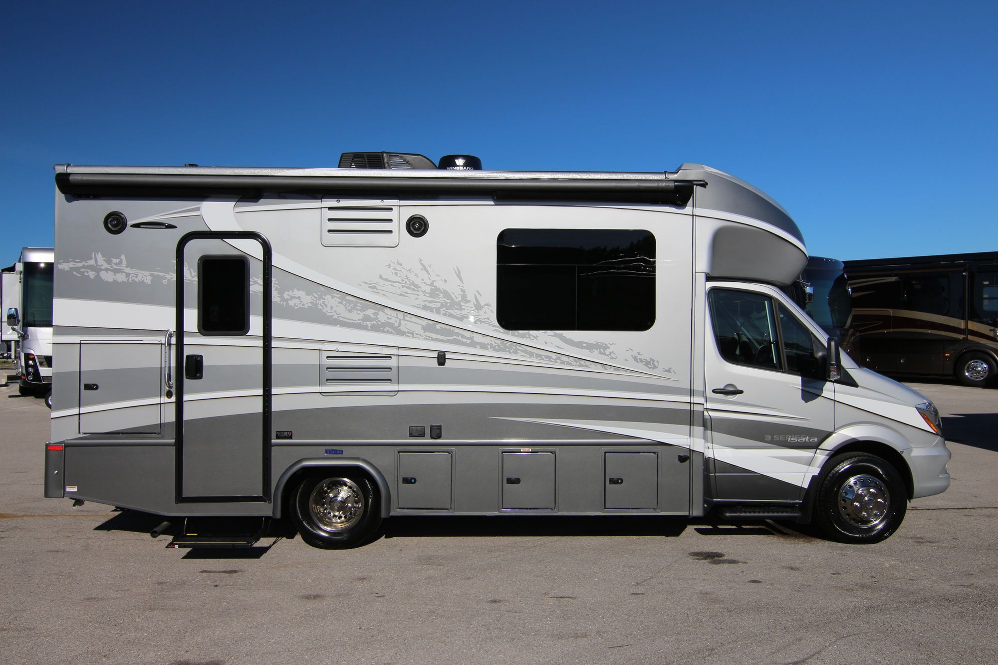New 2020 Dynamax Isata 3 24RB Class C  For Sale