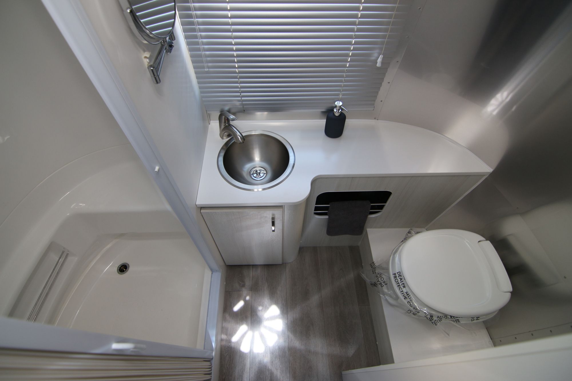 New 2019 Airstream Sport 22FB Travel Trailer  For Sale