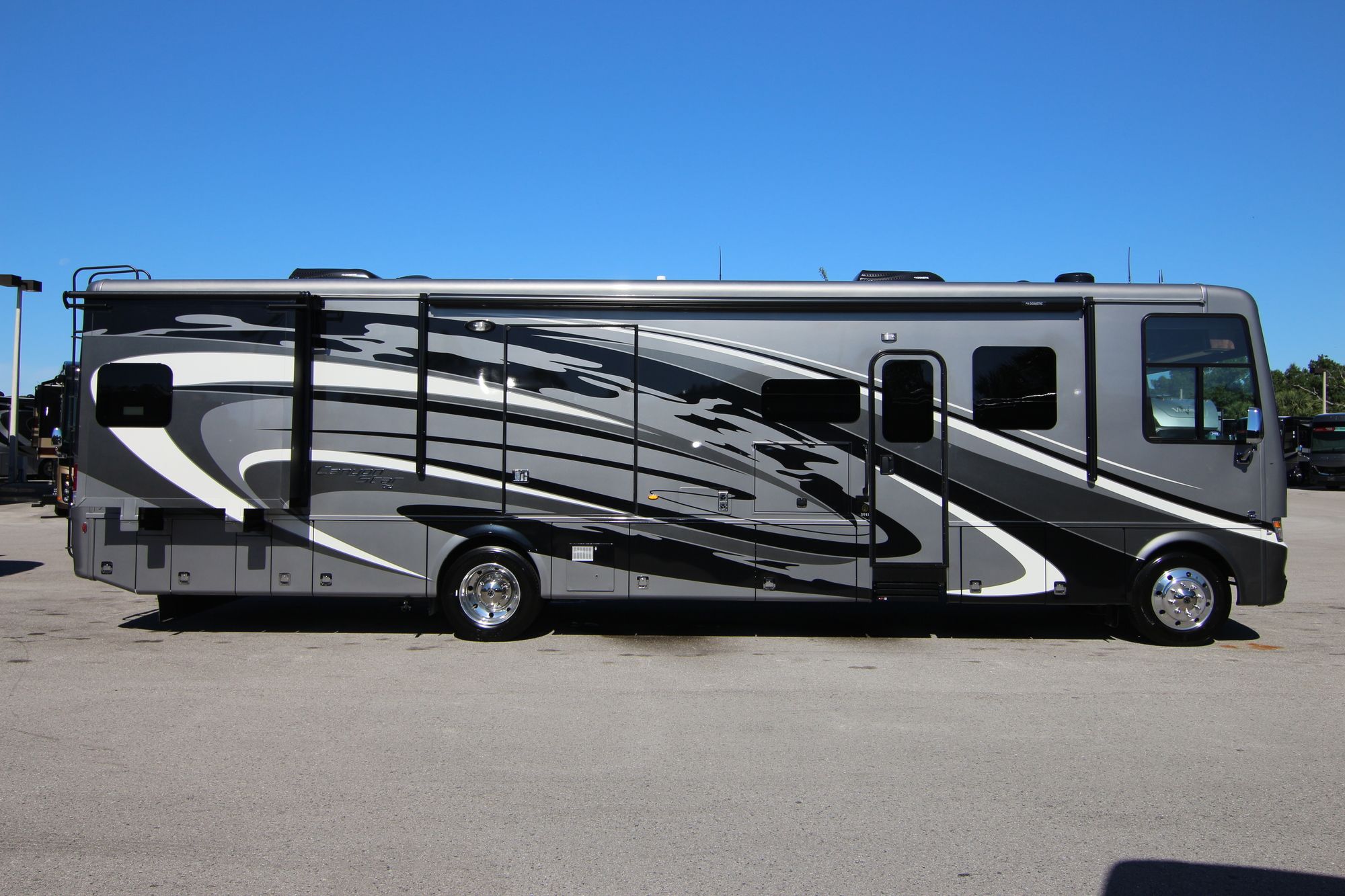 New 2019 Newmar Canyon Star 3911 Class A  For Sale