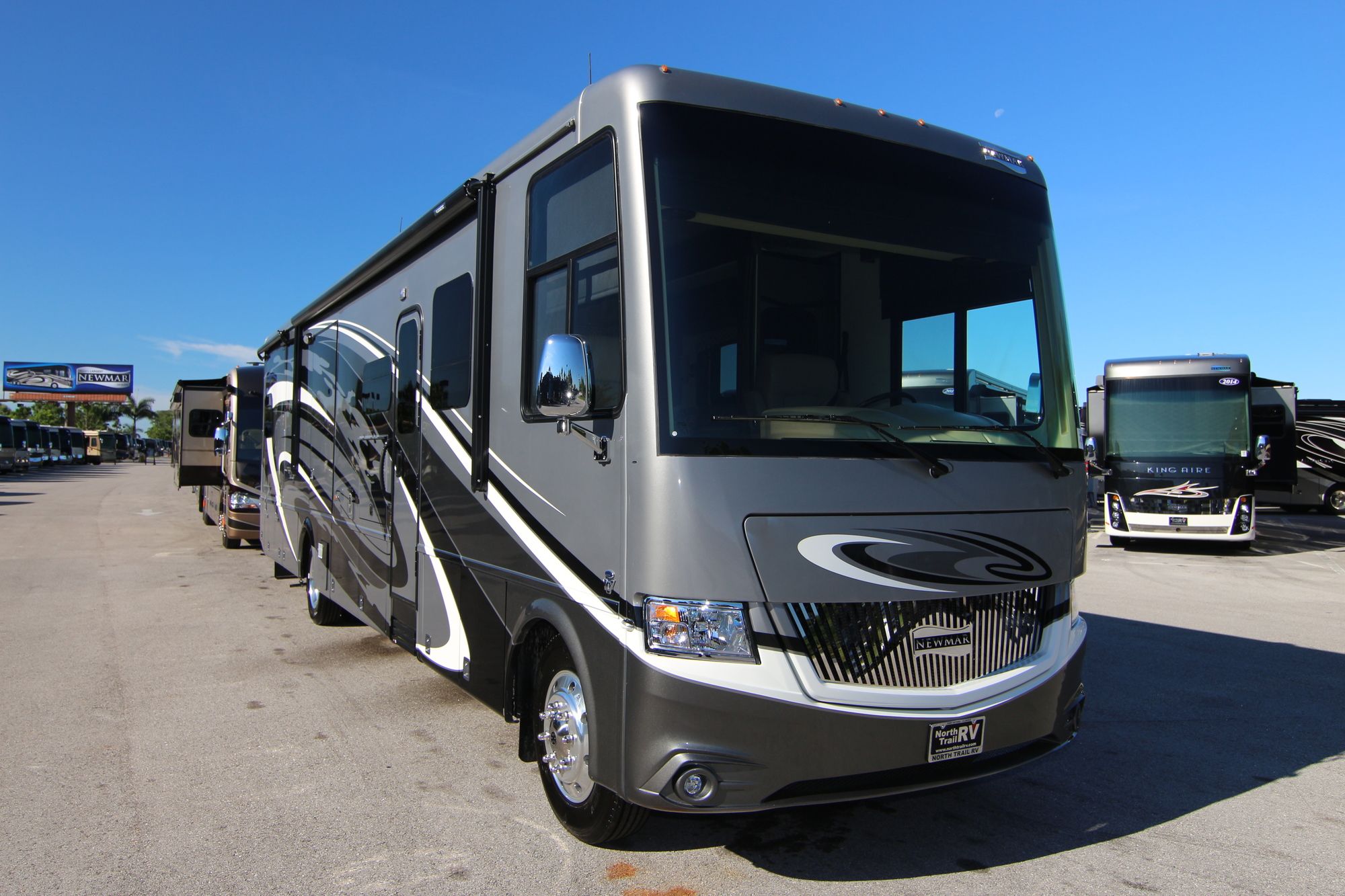 New 2019 Newmar Canyon Star 3911 Class A  For Sale