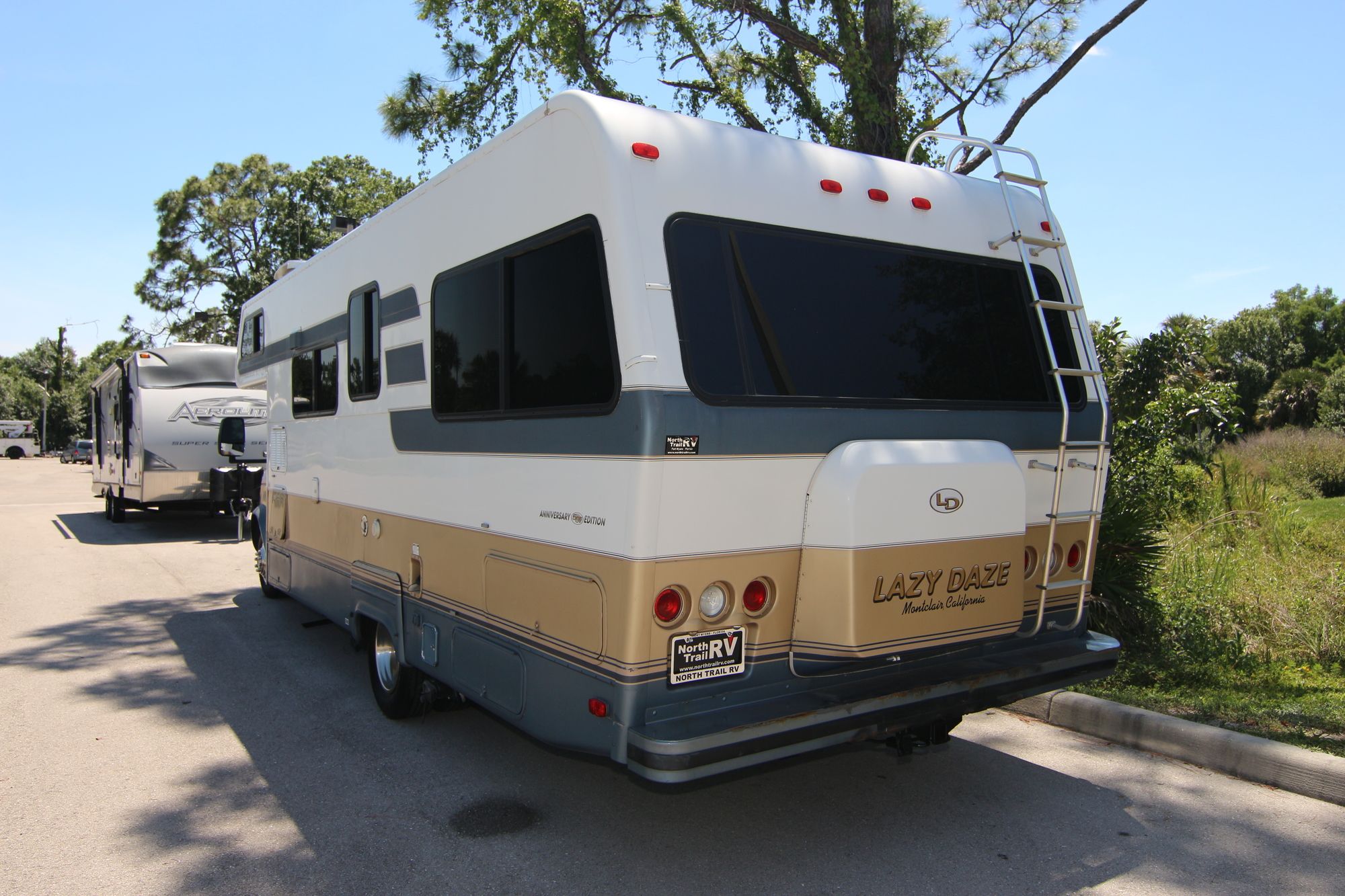 Used 2006 Lazy Daze Mid Bath 27 Class C  For Sale