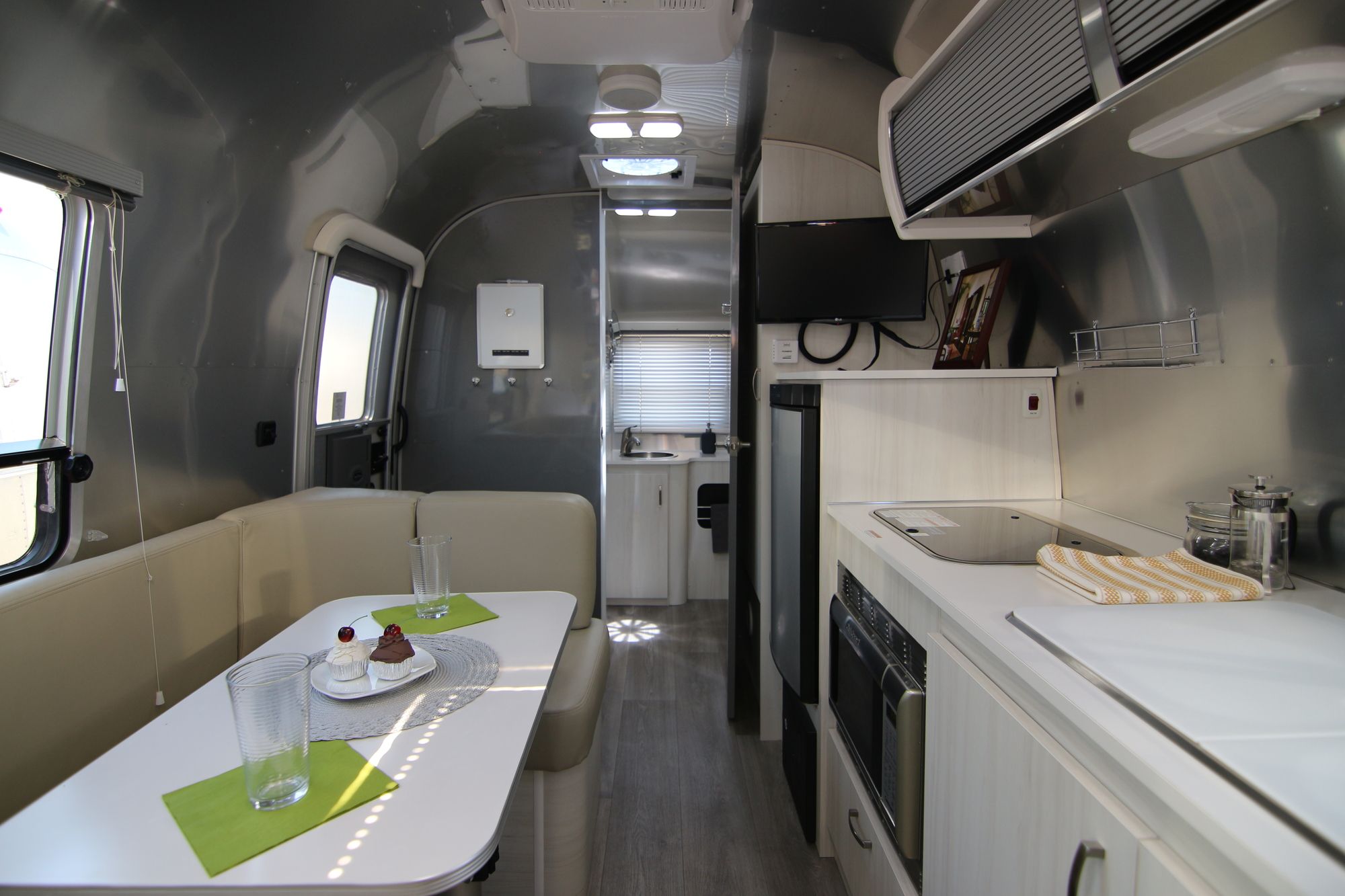 New 2019 Airstream Sport 22FB Travel Trailer  For Sale