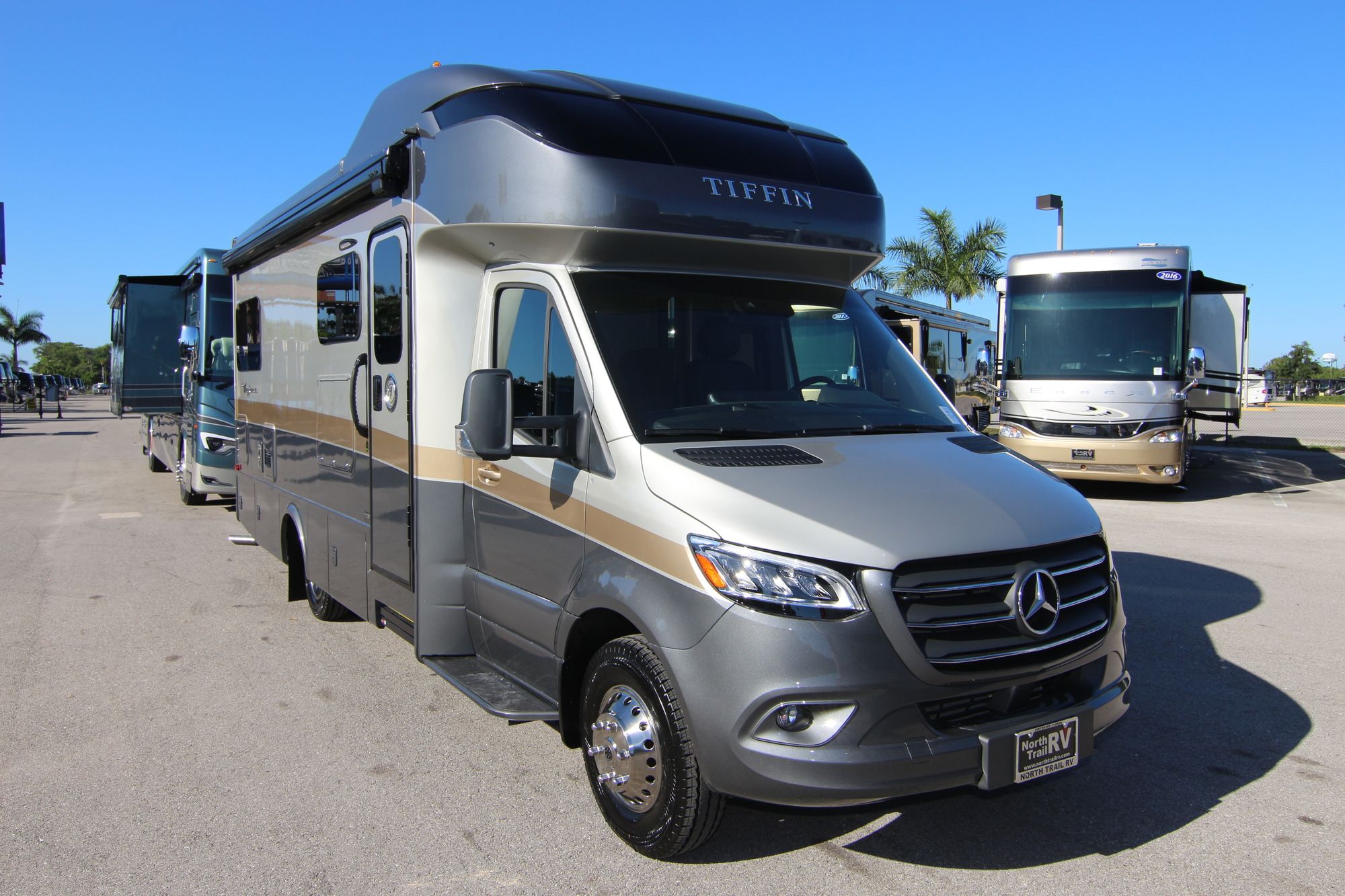 New 2020 Tiffin Motor Homes Wayfarer 24TW Class C  For Sale