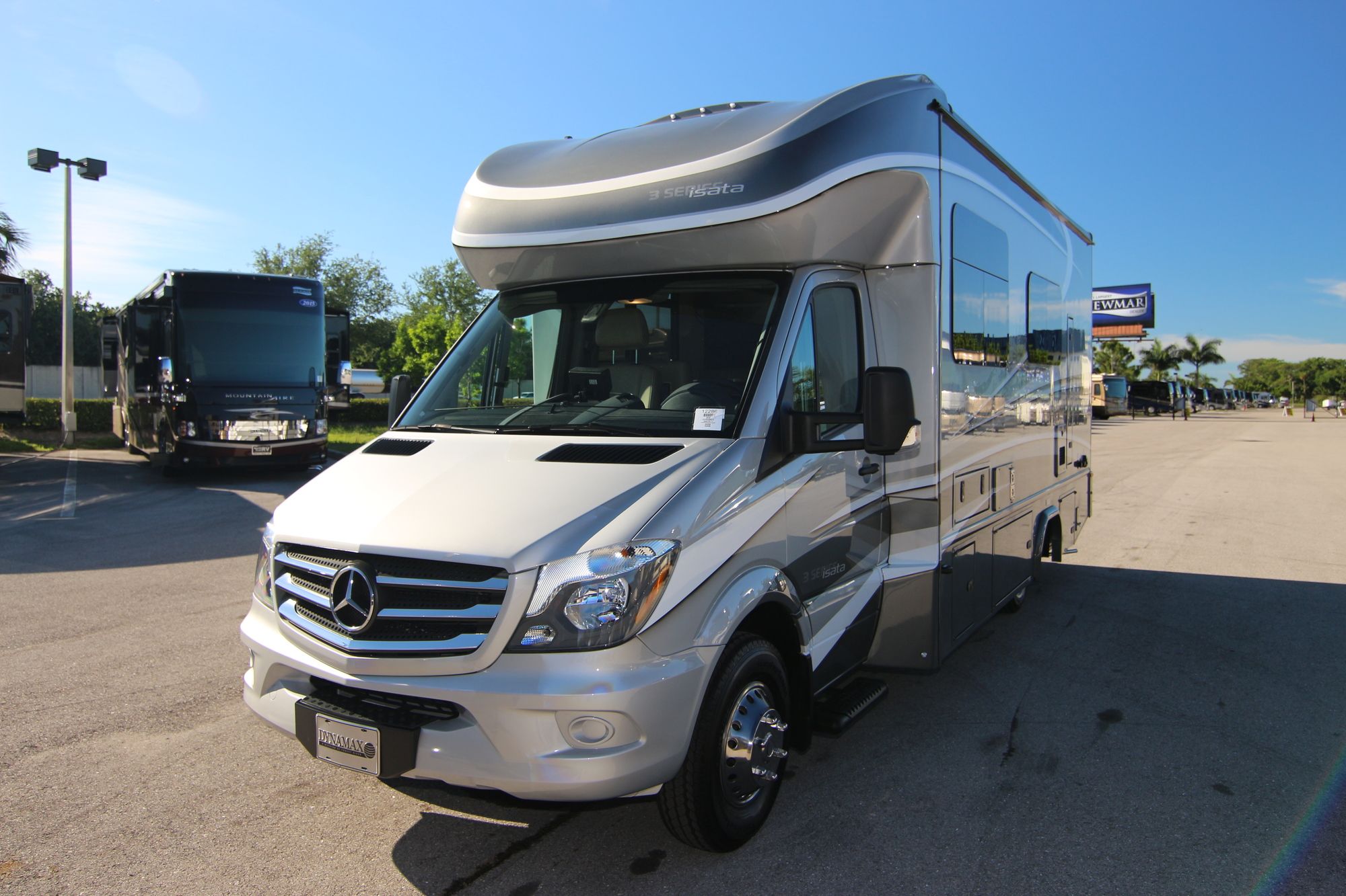 New 2020 Dynamax Isata 3 24RB Class C  For Sale