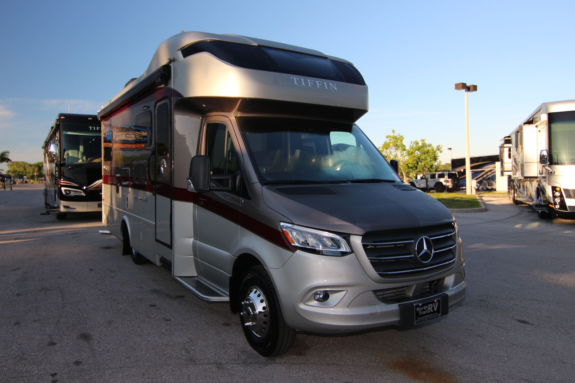 New 2020 Tiffin Motor Homes Wayfarer 25QW Class C  For Sale