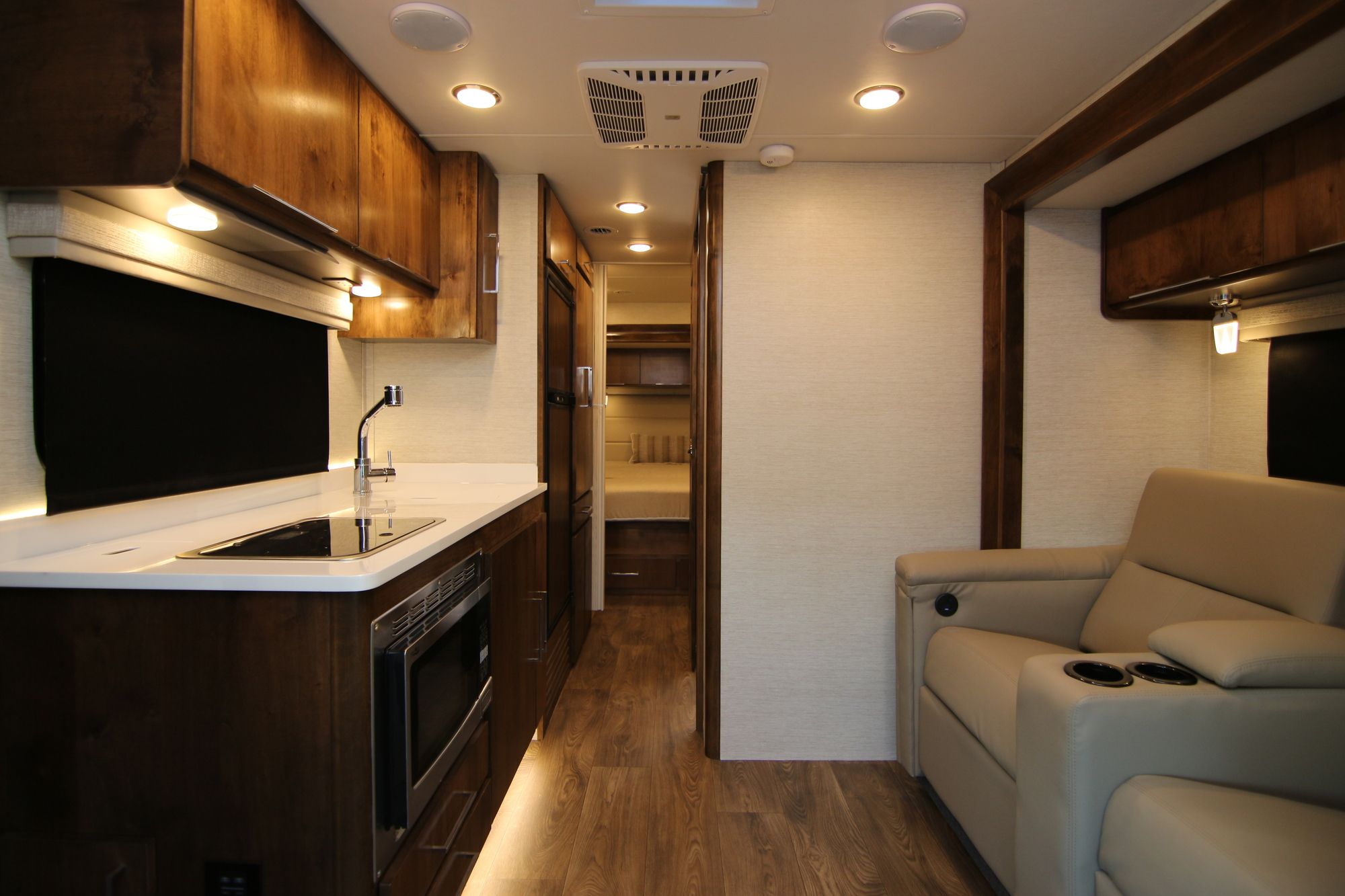 New 2020 Tiffin Motor Homes Wayfarer 25QW Class C  For Sale