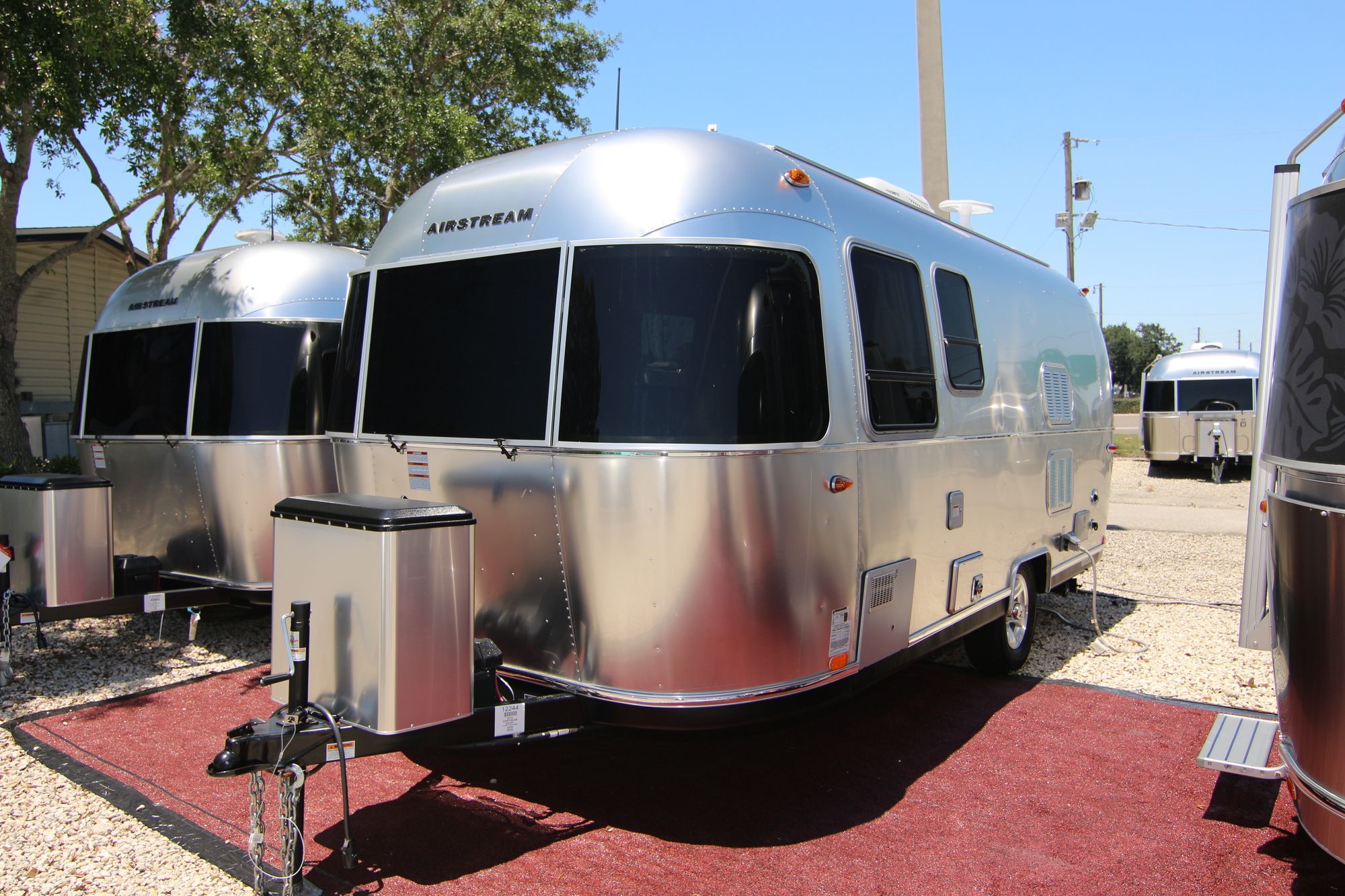 New 2019 Airstream Sport 22FB Travel Trailer  For Sale