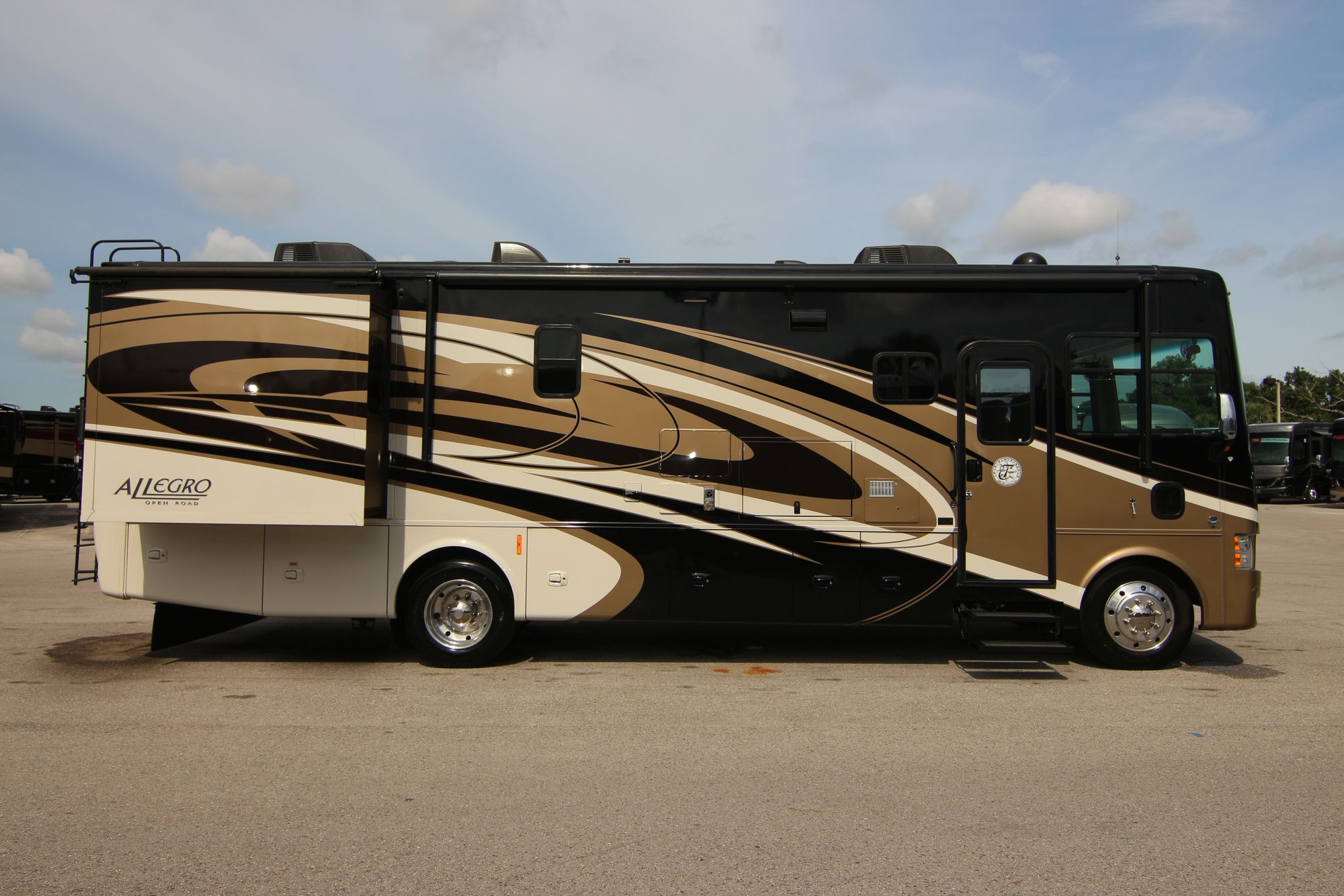 Used 2016 Tiffin Motor Homes Allegro 32SA Class A  For Sale