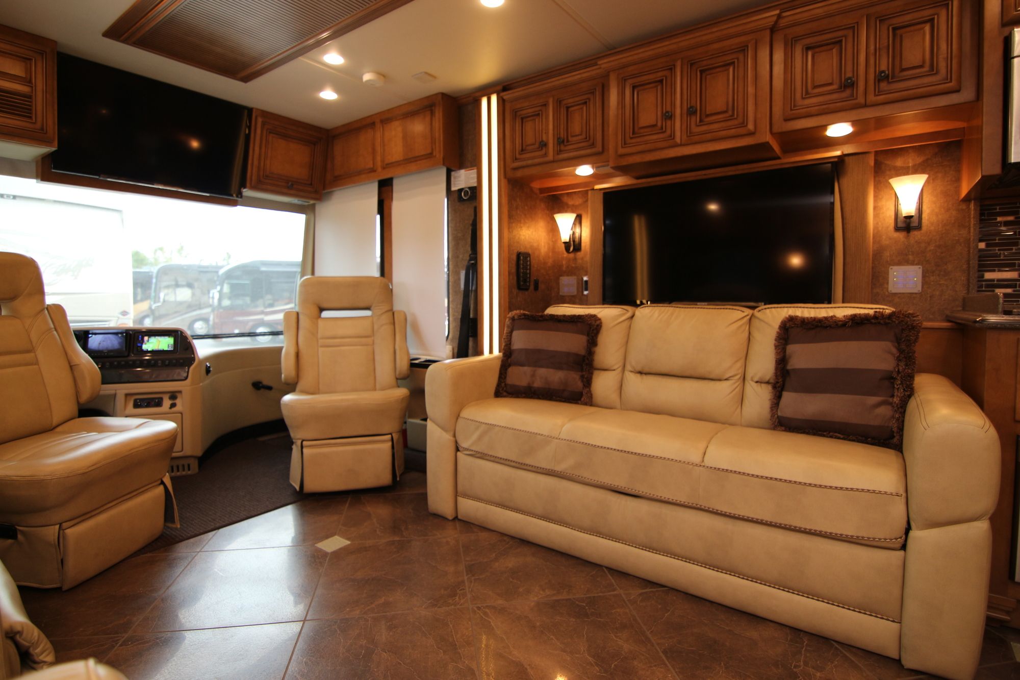 Used 2014 Newmar Dutch Star 4369 Class A  For Sale