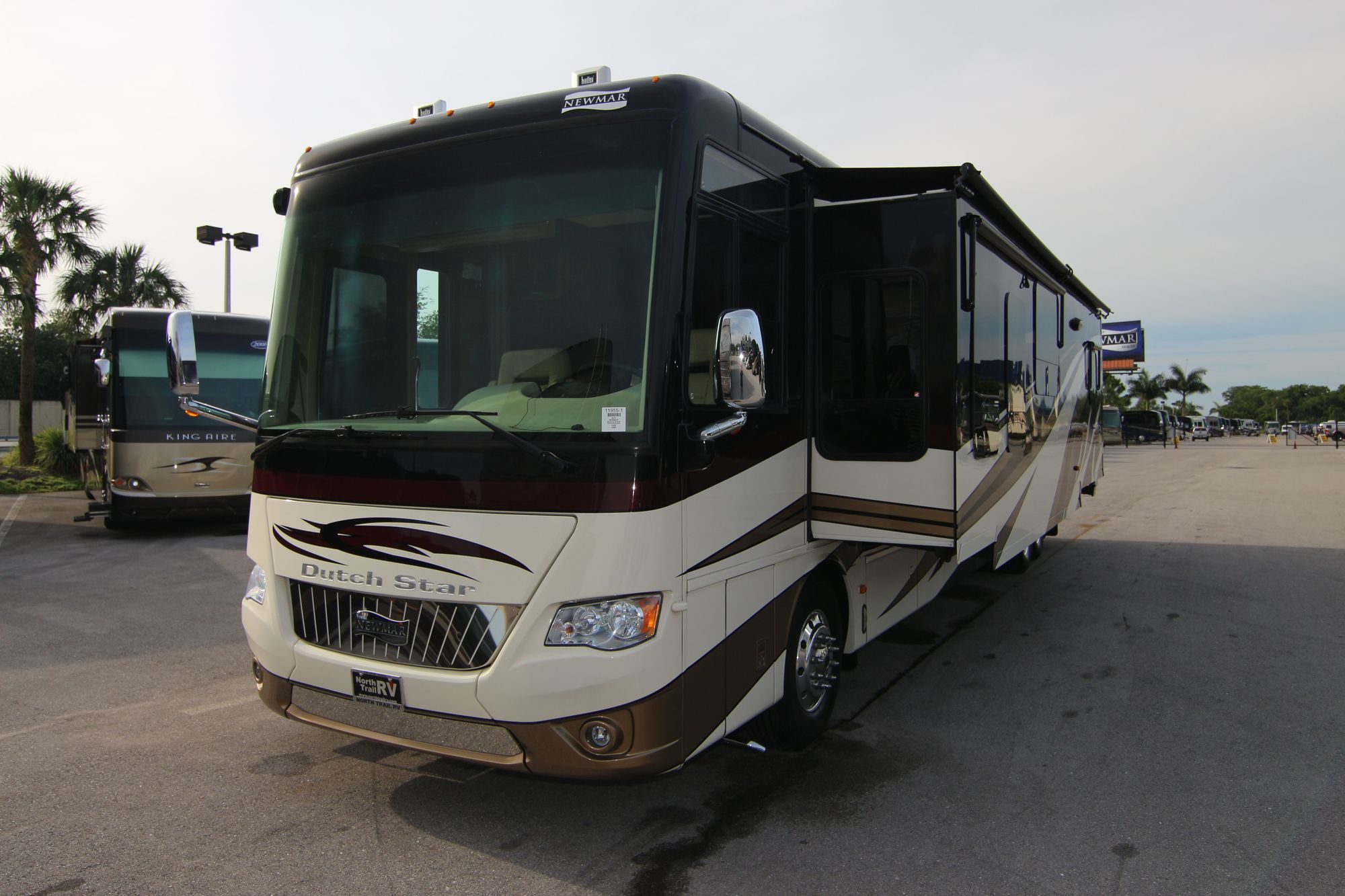 Used 2014 Newmar Dutch Star 4369 Class A  For Sale