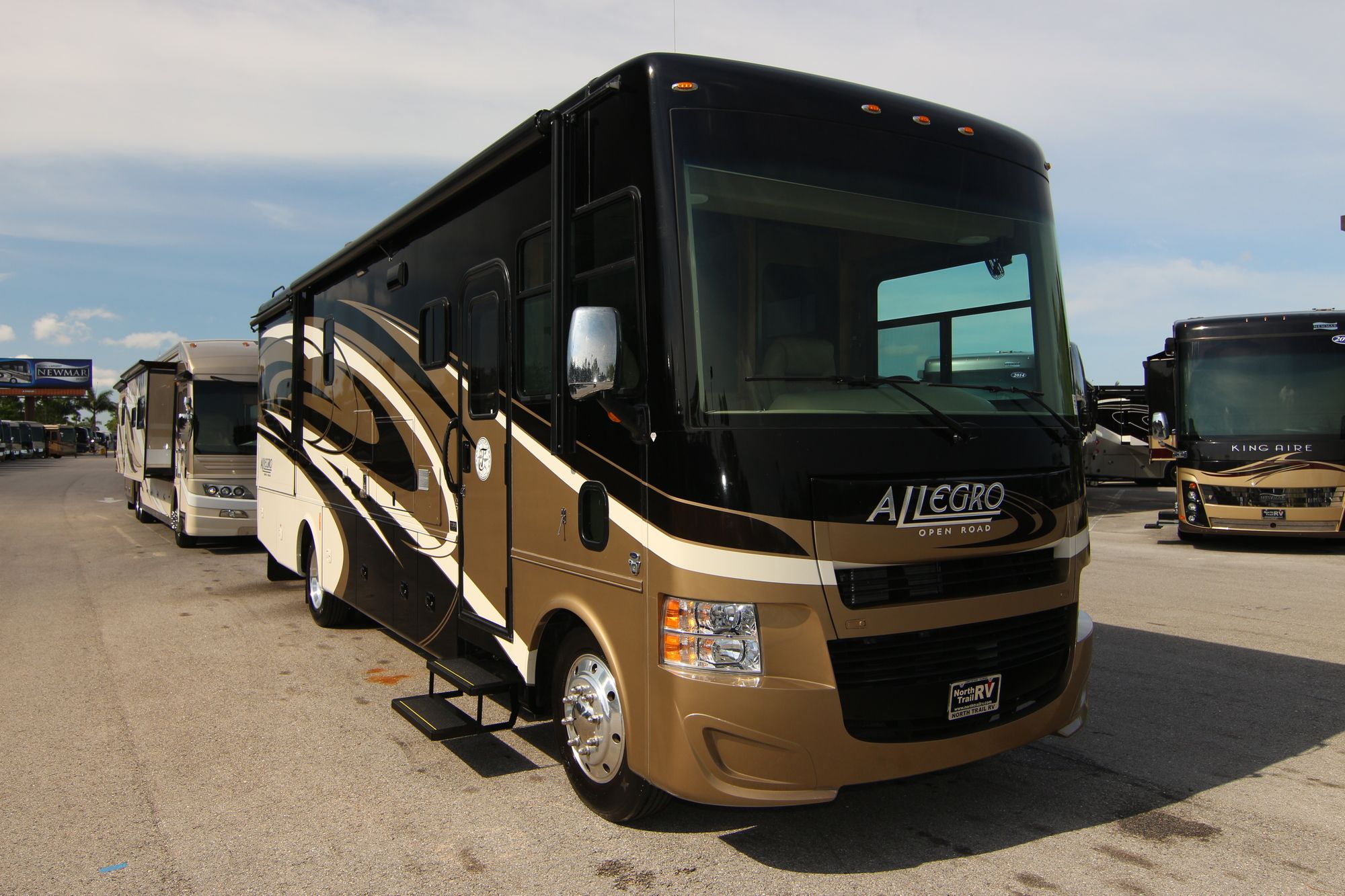 Used 2016 Tiffin Motor Homes Allegro 32SA Class A  For Sale