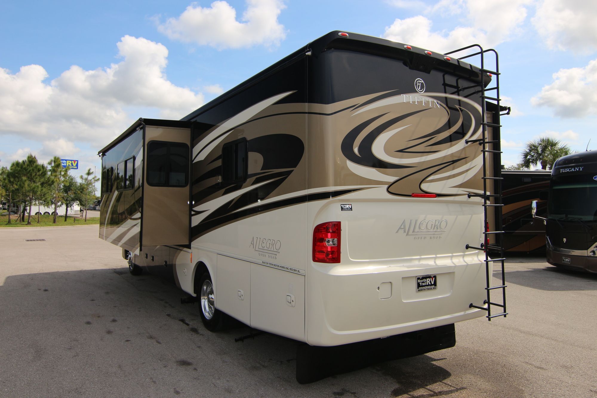 Used 2016 Tiffin Motor Homes Allegro 32SA Class A  For Sale