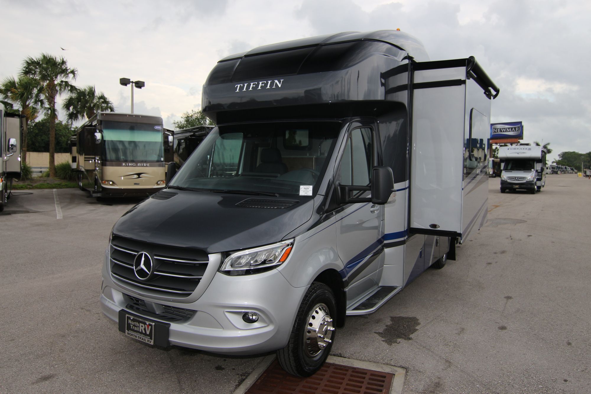 New 2020 Tiffin Motor Homes Wayfarer 25QW Class C  For Sale