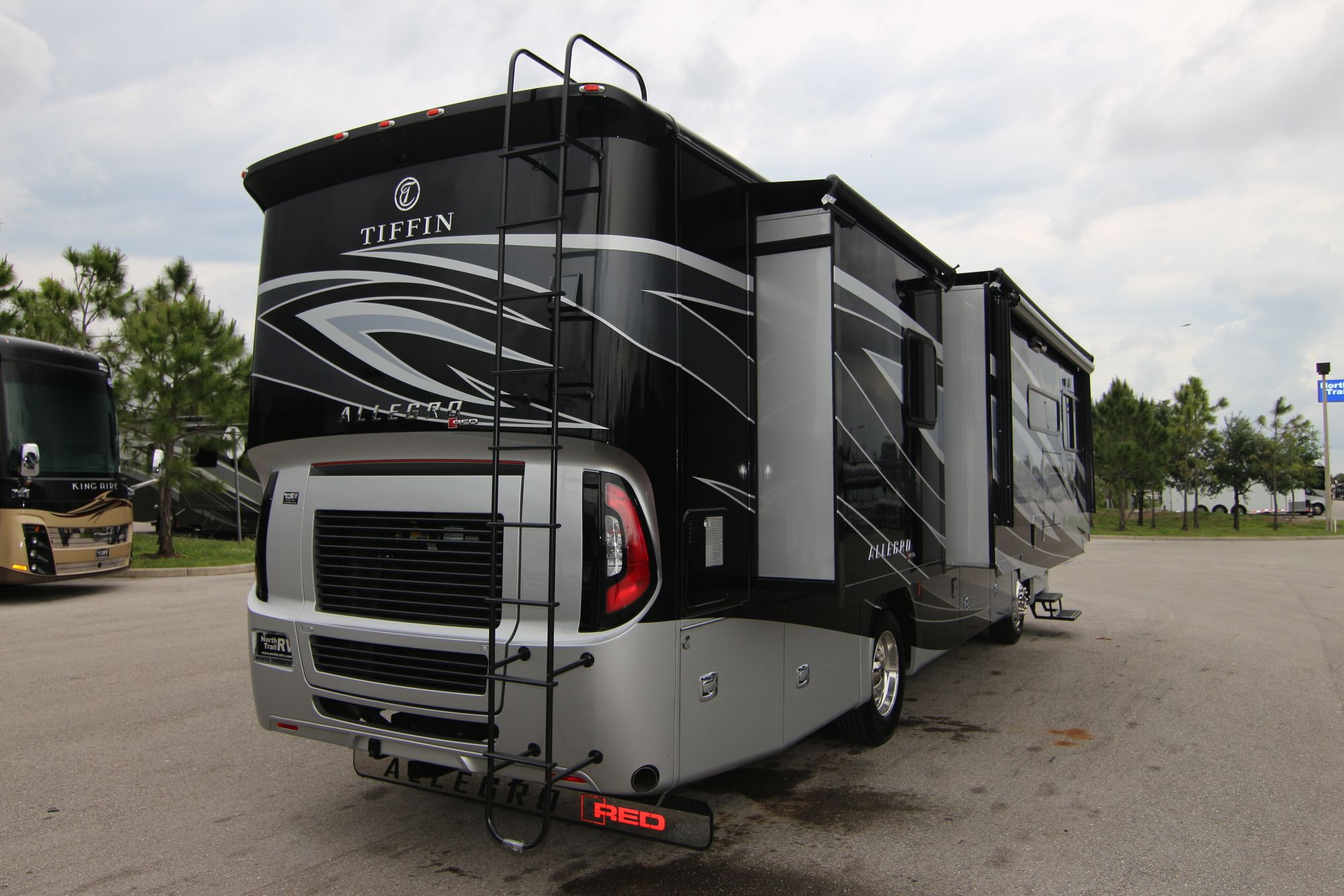 Used 2019 Tiffin Motor Homes Allegro Red 33AA Class A  For Sale