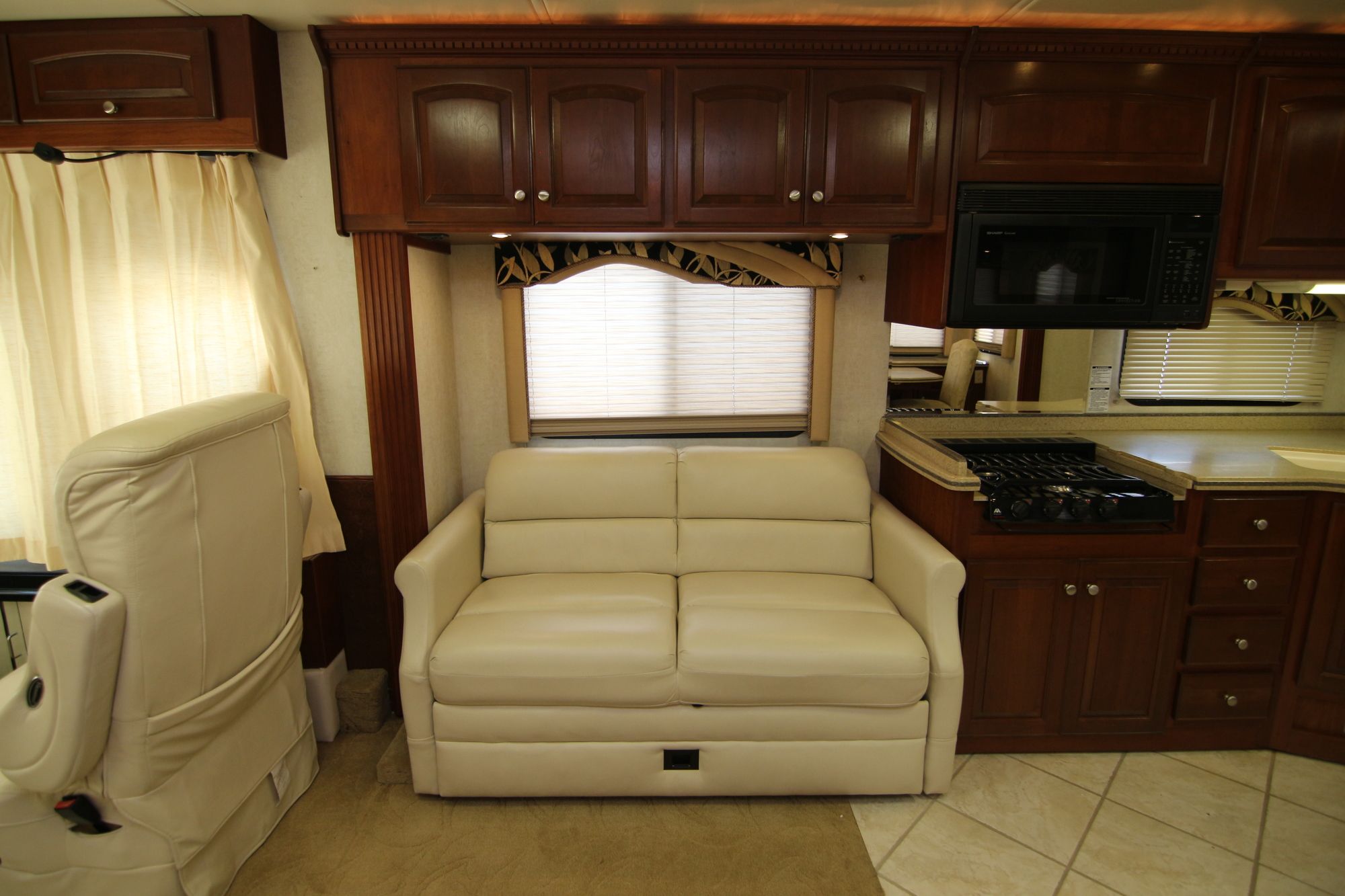 Used 2006 Four Winds Mandalay 40E Class A  For Sale