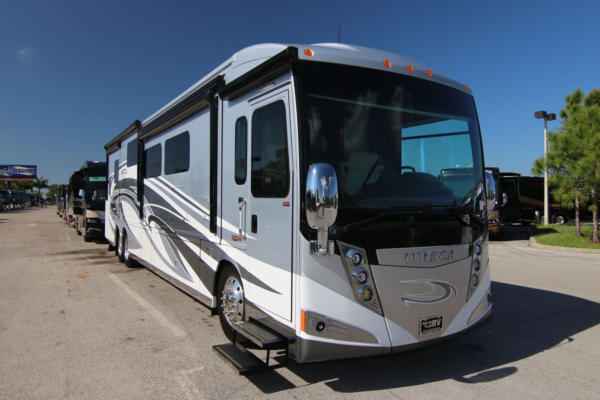 Used 2014 Itasca Ellipse 42GD Class A  For Sale